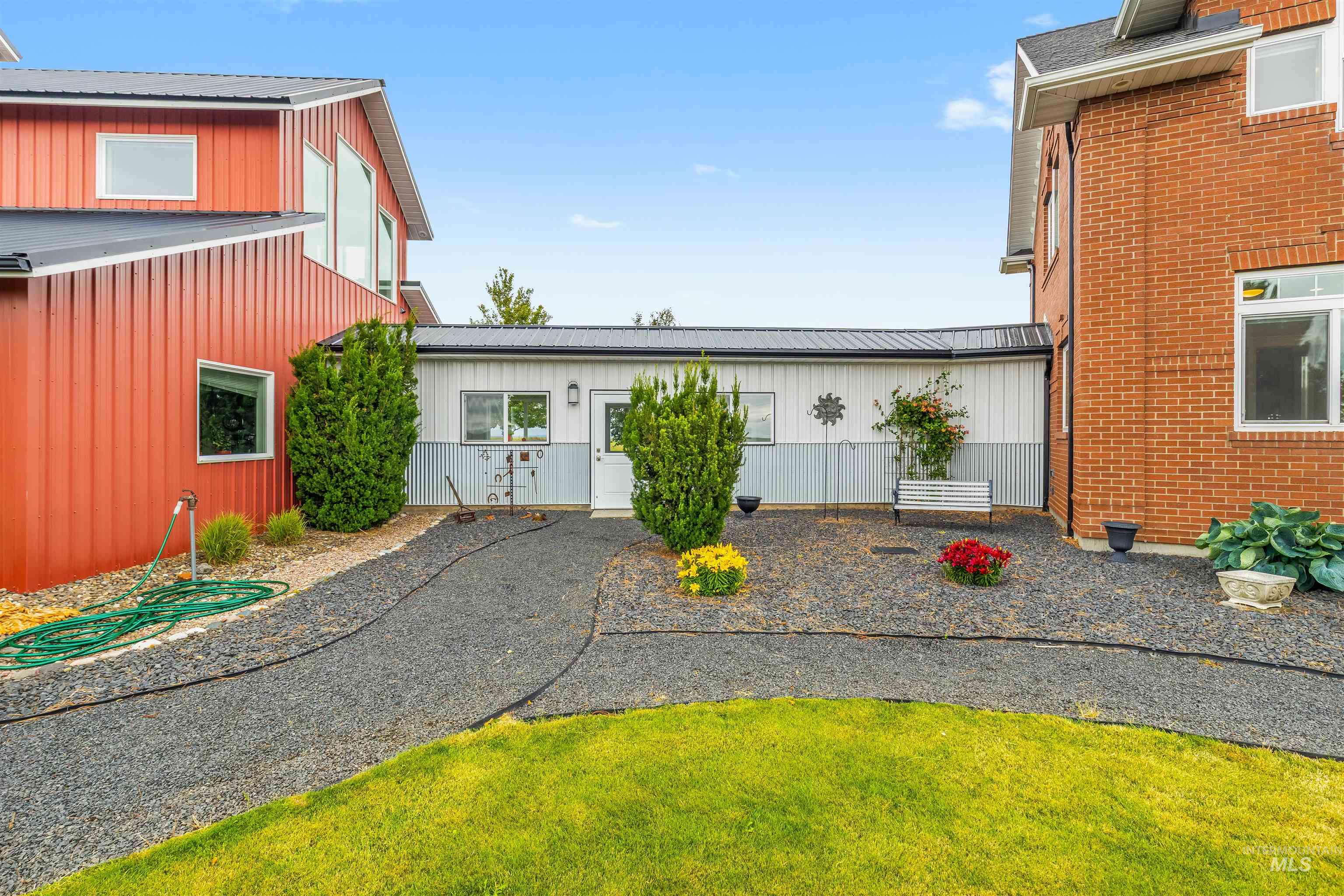 1513 Uniontown Rd, Genesee, Idaho 83501, 5 Bedrooms, 4 Bathrooms, Residential For Sale, Price $1,550,000,MLS 98993103