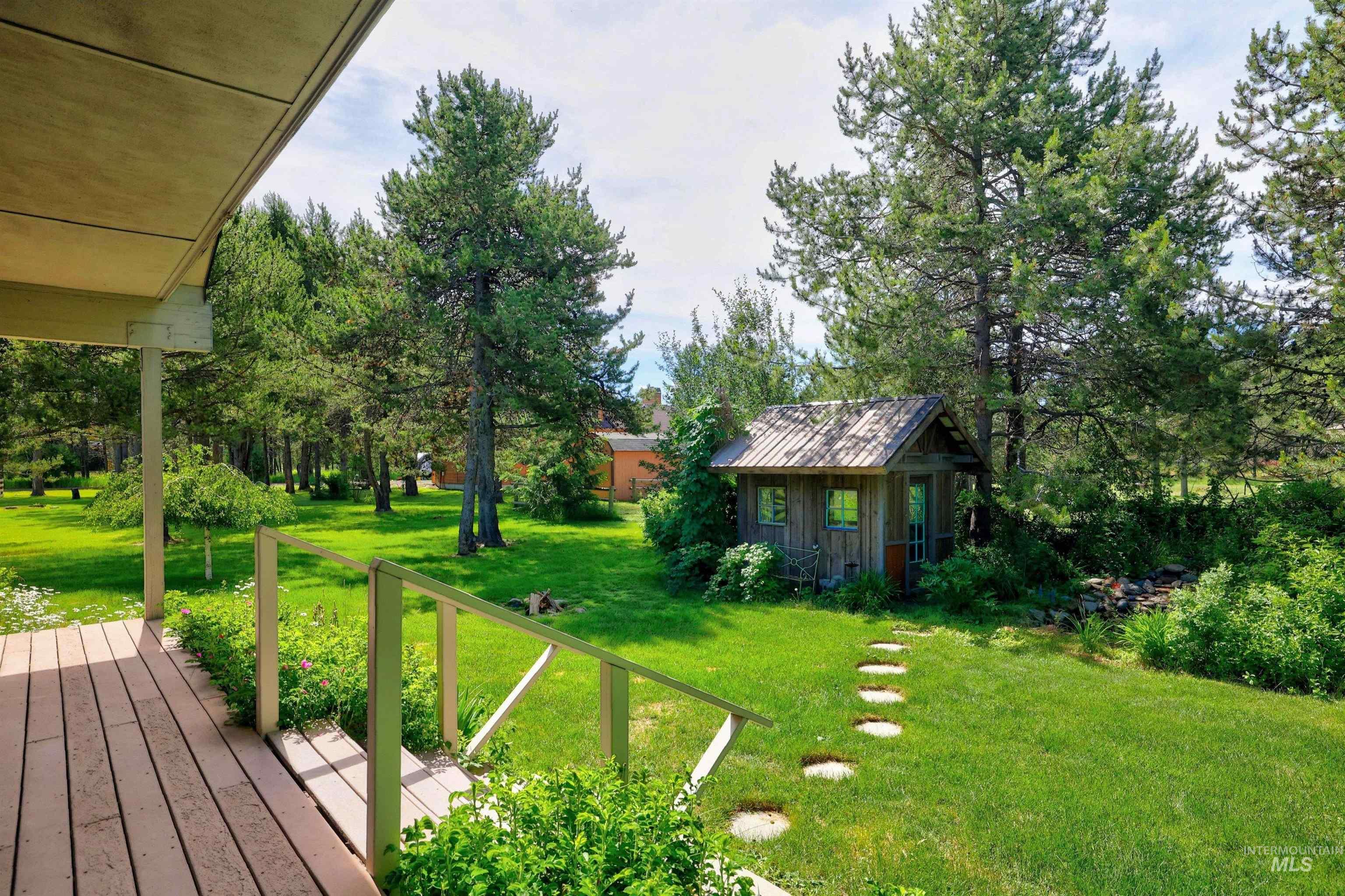 39 Grand Fir Dr, Donnelly, Idaho 83615, 3 Bedrooms, 2 Bathrooms, Residential For Sale, Price $849,000,MLS 98993104