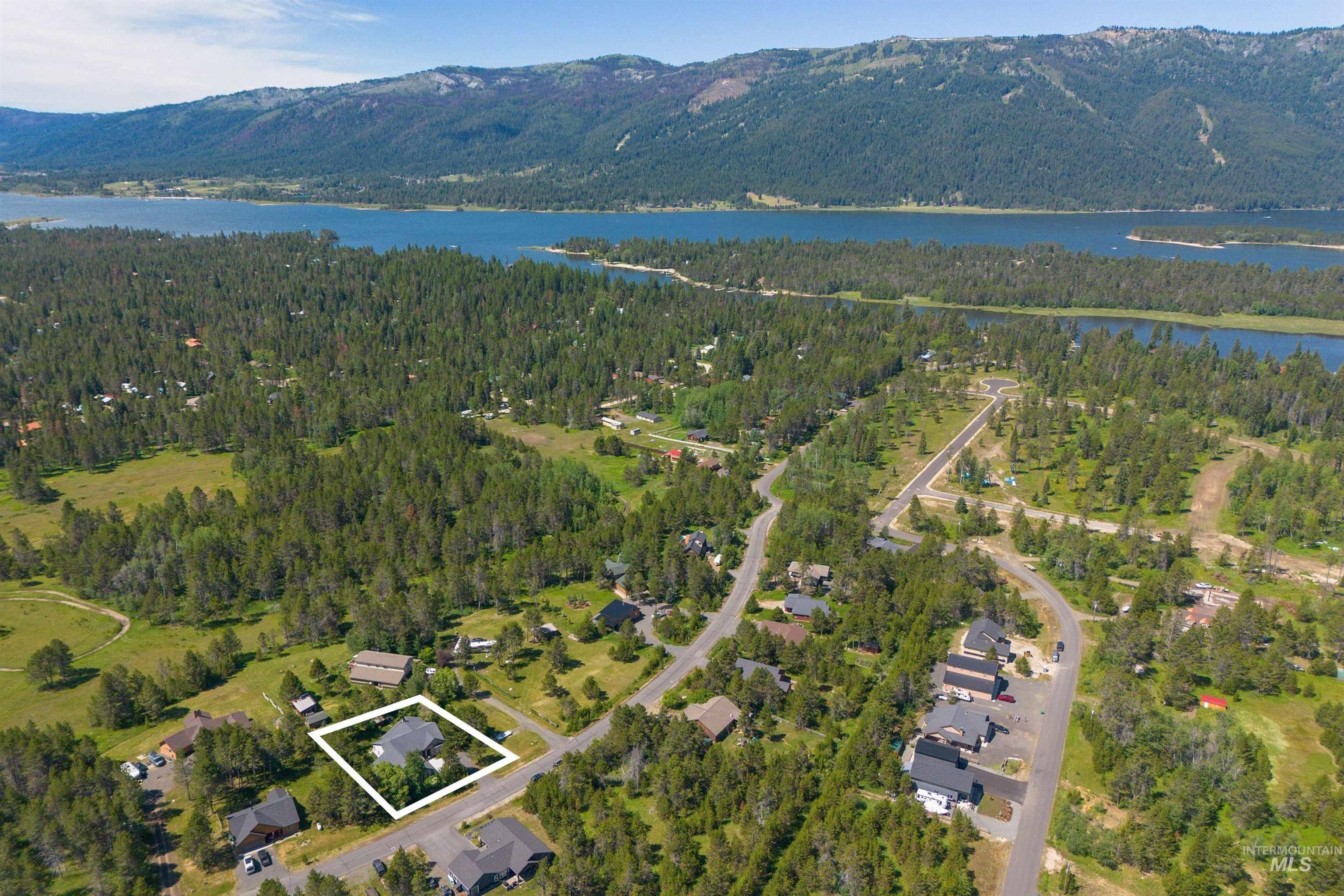 39 Grand Fir Dr, Donnelly, Idaho 83615, 3 Bedrooms, 2 Bathrooms, Residential For Sale, Price $849,000,MLS 98993104