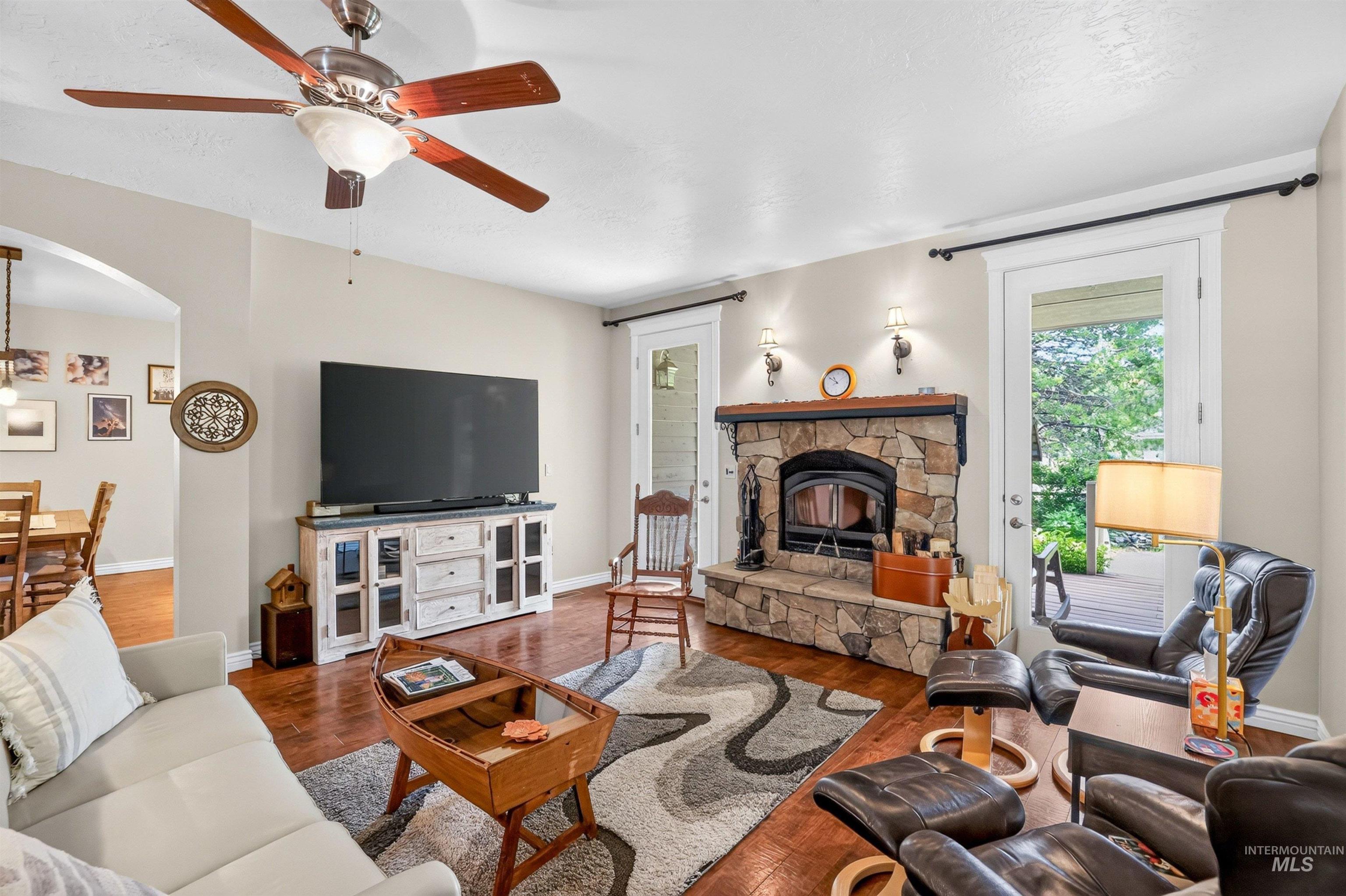 39 Grand Fir Dr, Donnelly, Idaho 83615, 3 Bedrooms, 2 Bathrooms, Residential For Sale, Price $849,000,MLS 98993104