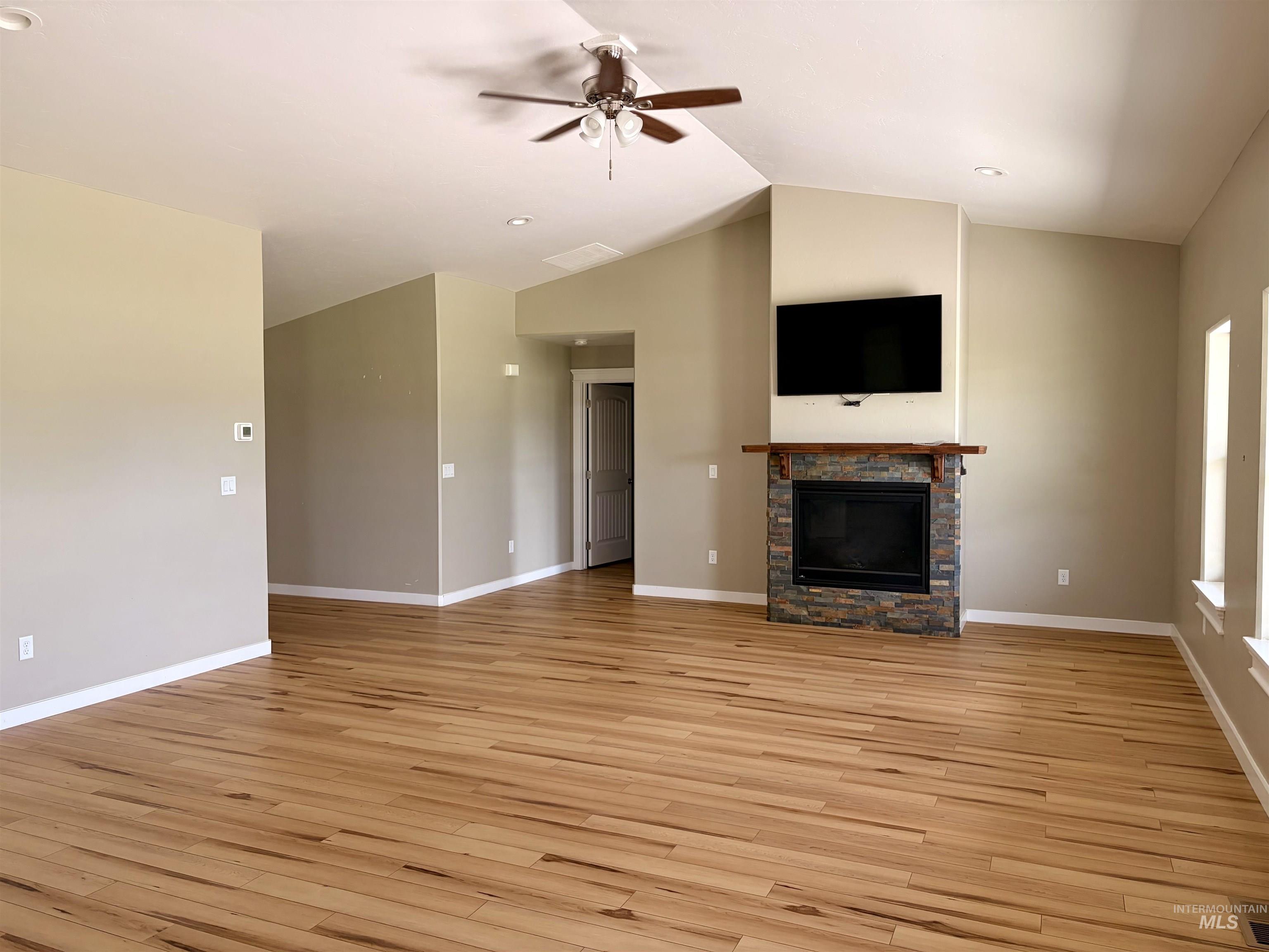 2493 East 3769 North, Twin Falls, Idaho 83301, 4 Bedrooms, 2 Bathrooms, Residential For Sale, Price $600,000, 98993110
