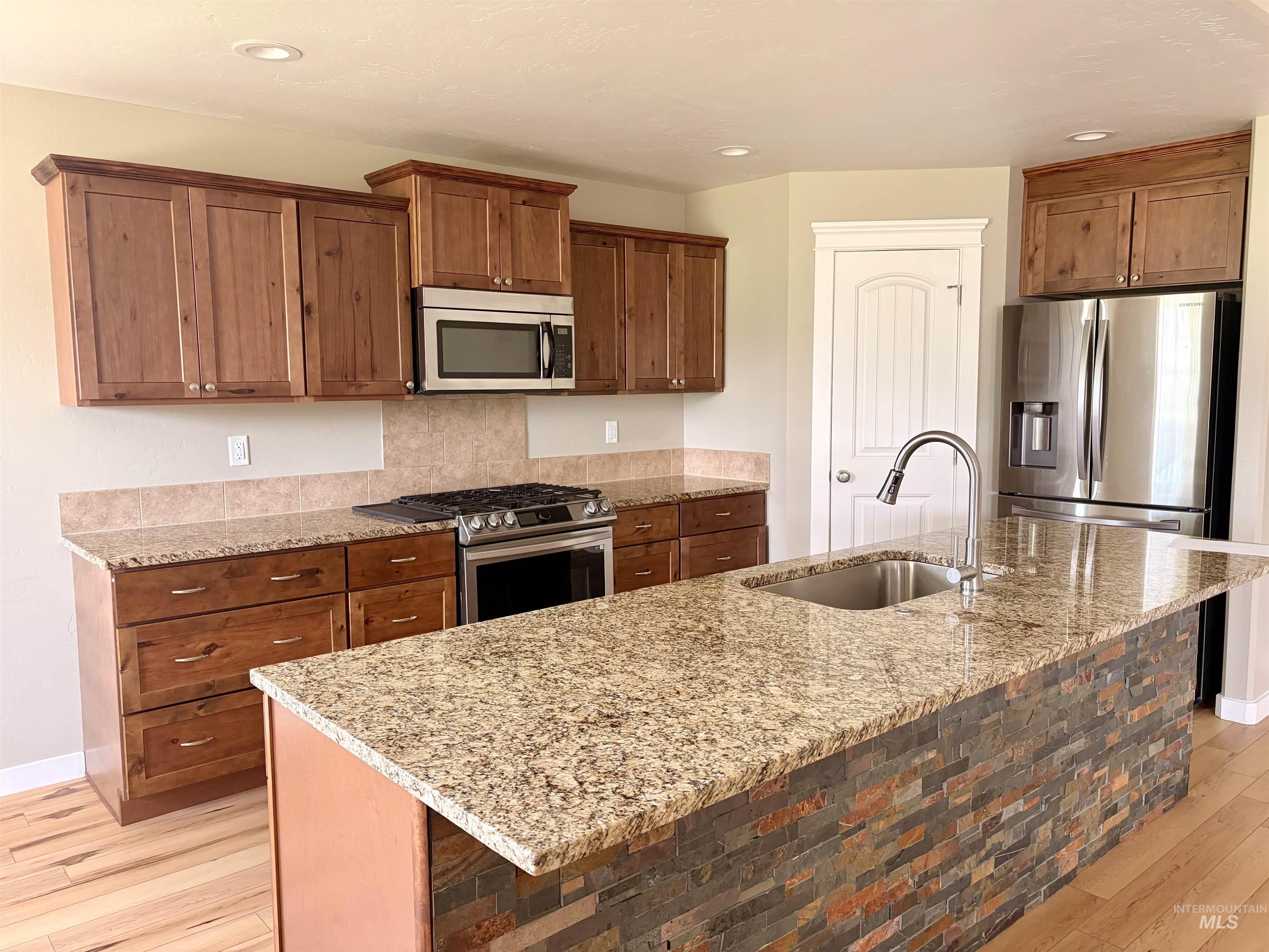 2493 East 3769 North, Twin Falls, Idaho 83301, 4 Bedrooms, 2 Bathrooms, Residential For Sale, Price $600,000, 98993110