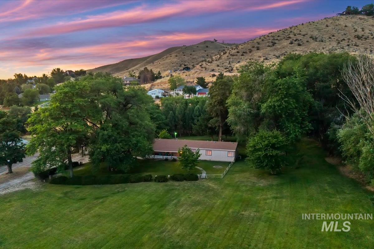 5758 W Hill Rd, Boise, Idaho 83703, 4 Bedrooms, 2 Bathrooms, Residential For Sale, Price $998,000, 98993114