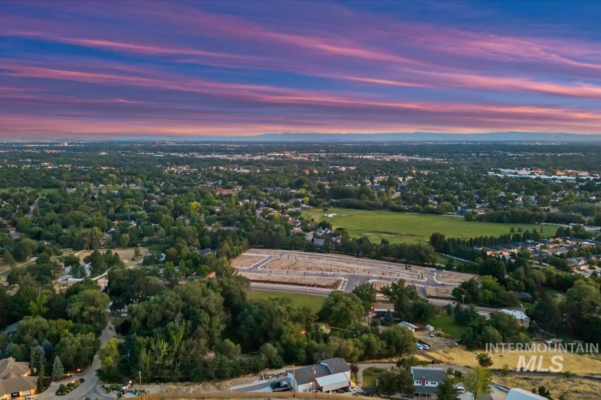 5758 W Hill Rd, Boise, Idaho 83703-2951, 4 Bedrooms, 2 Bathrooms, Residential For Sale, Price $998,000, 98993114