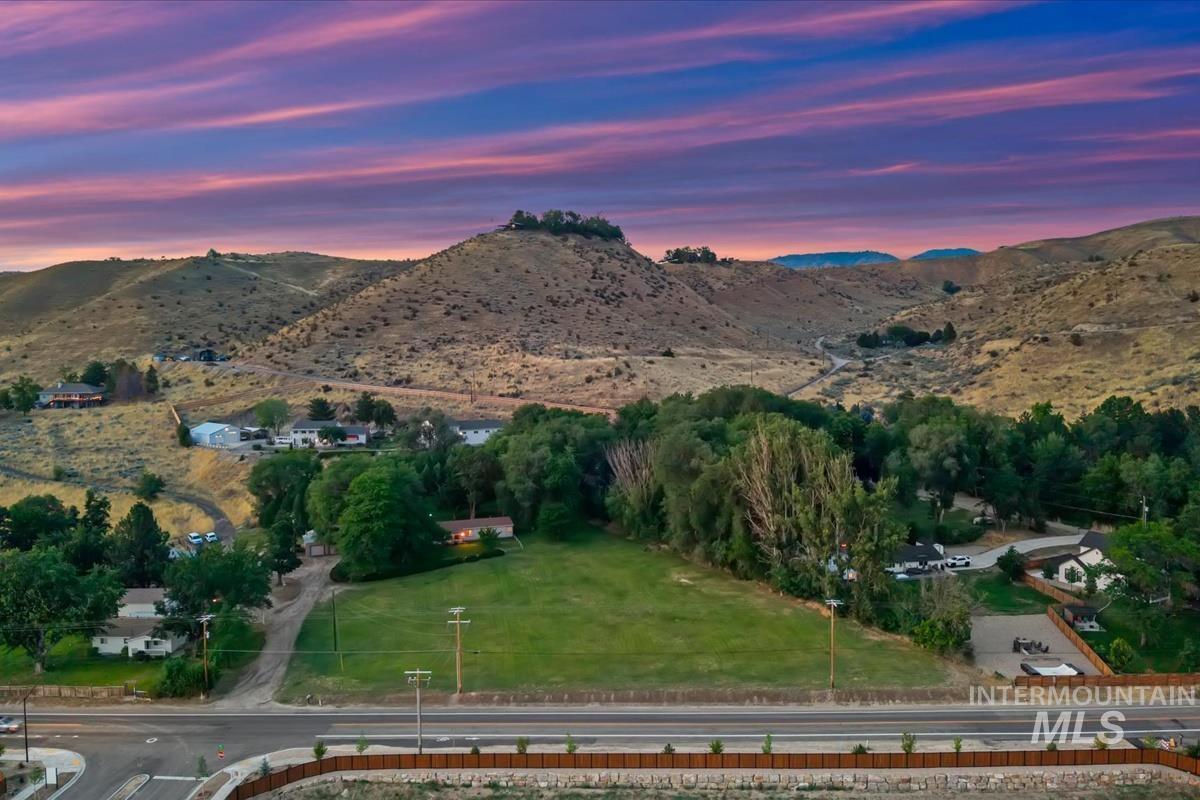 5758 W Hill Rd, Boise, Idaho 83703-2951, 4 Bedrooms, 2 Bathrooms, Residential For Sale, Price $998,000, 98993114