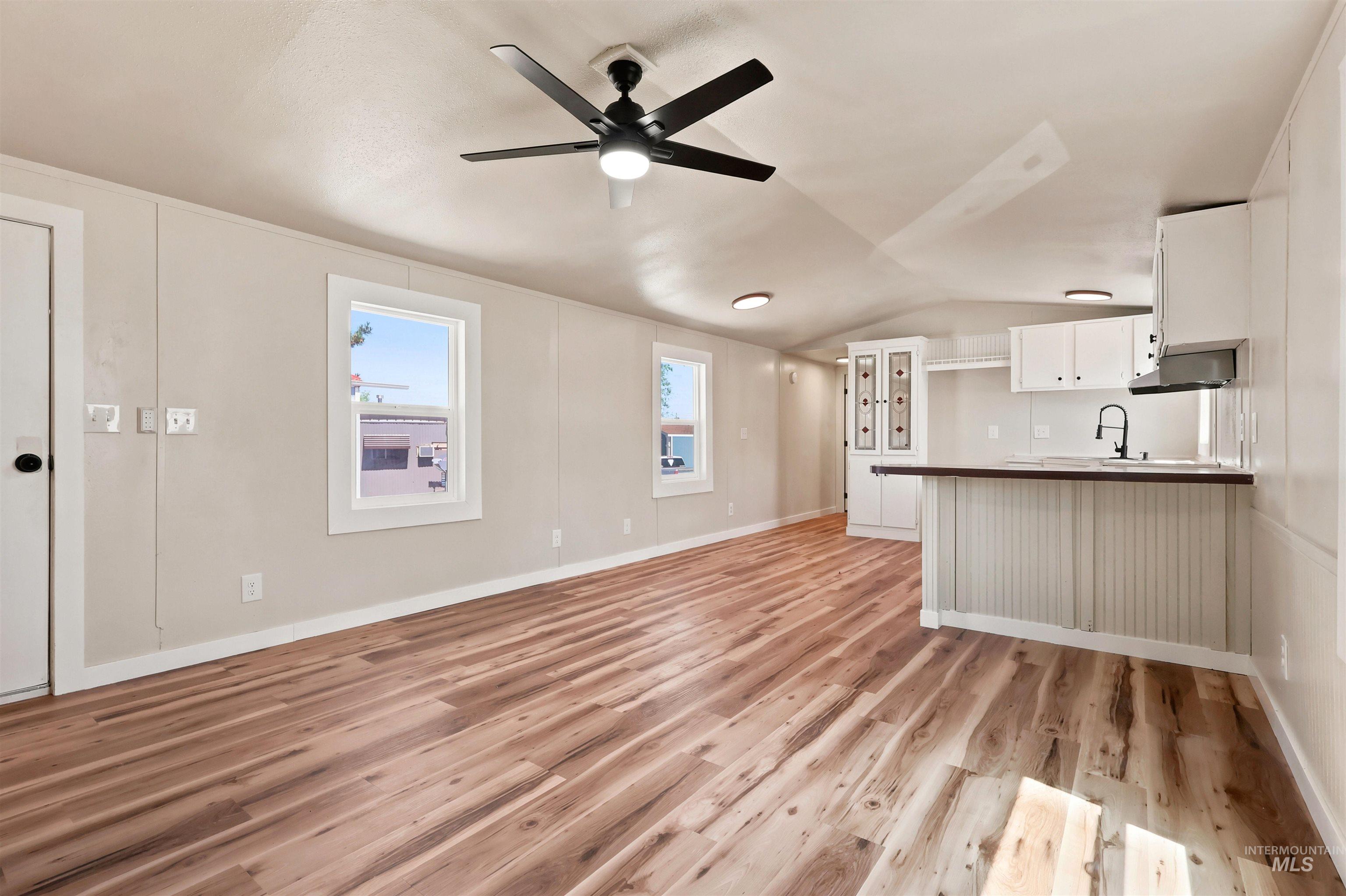 33 Manor Drive, Buhl, Idaho 83316, 3 Bedrooms, 2 Bathrooms, Residential For Sale, Price $60,000, 98993116