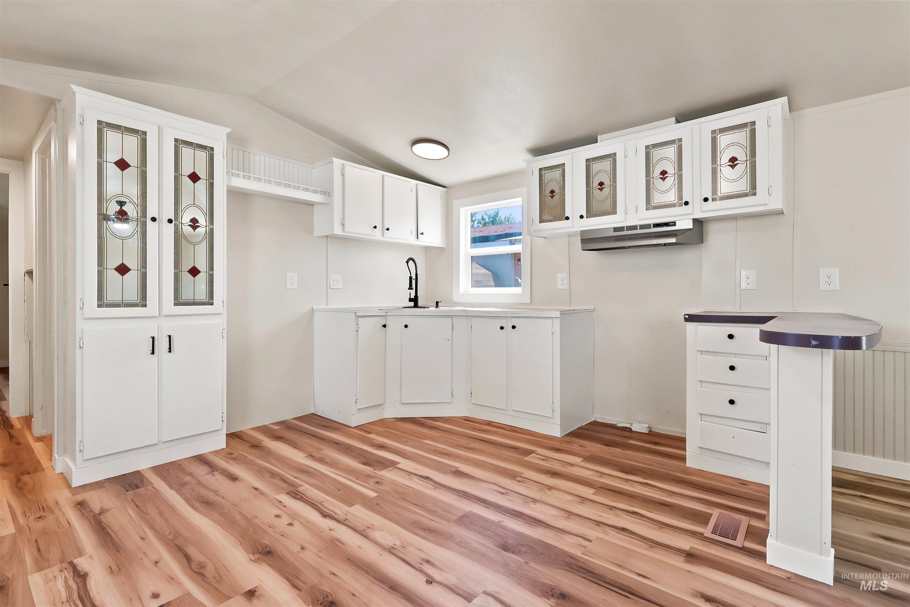 33 Manor Drive, Buhl, Idaho 83316, 3 Bedrooms, 2 Bathrooms, Residential For Sale, Price $60,000, 98993116