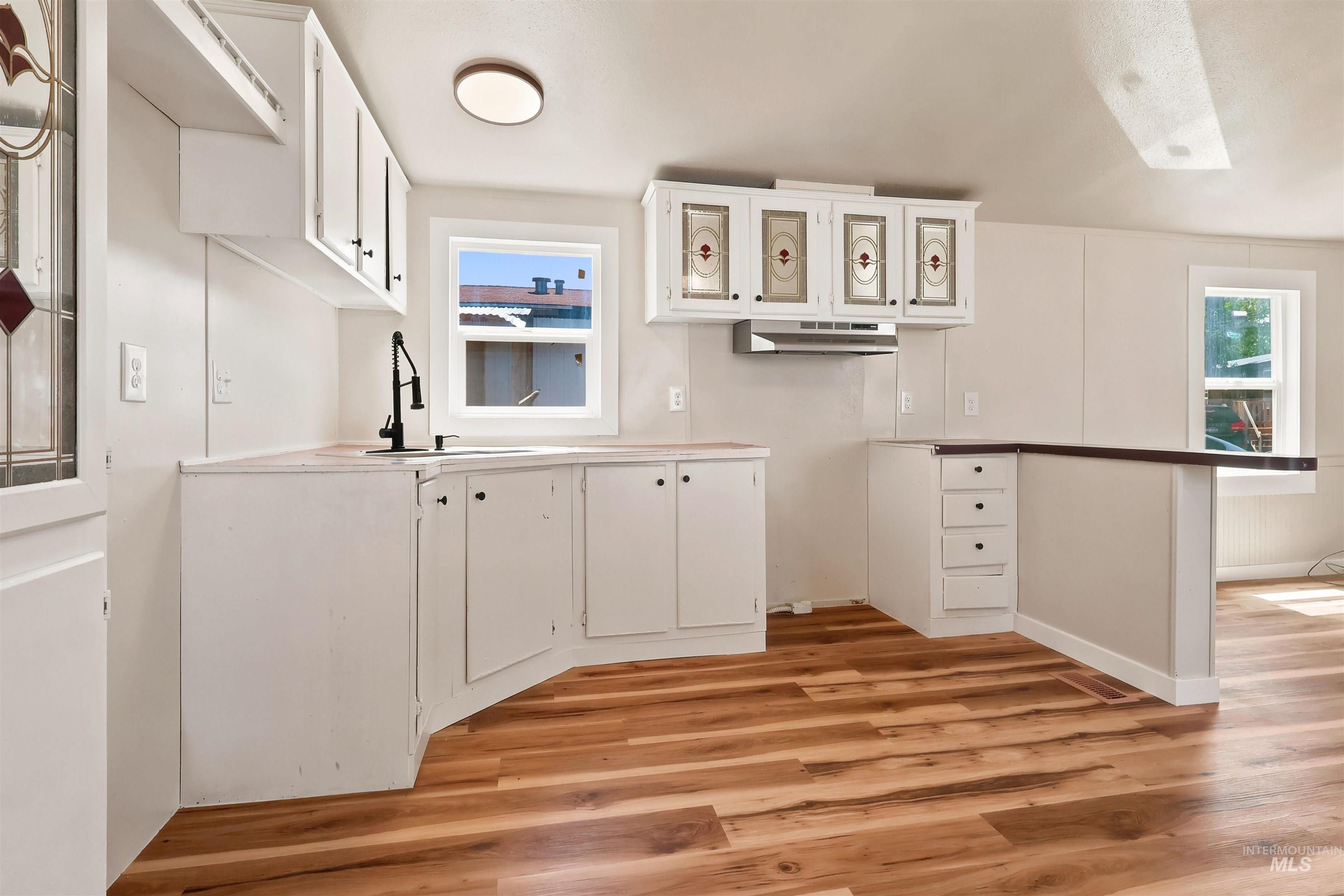 33 Manor Drive, Buhl, Idaho 83316, 3 Bedrooms, 2 Bathrooms, Residential For Sale, Price $60,000, 98993116