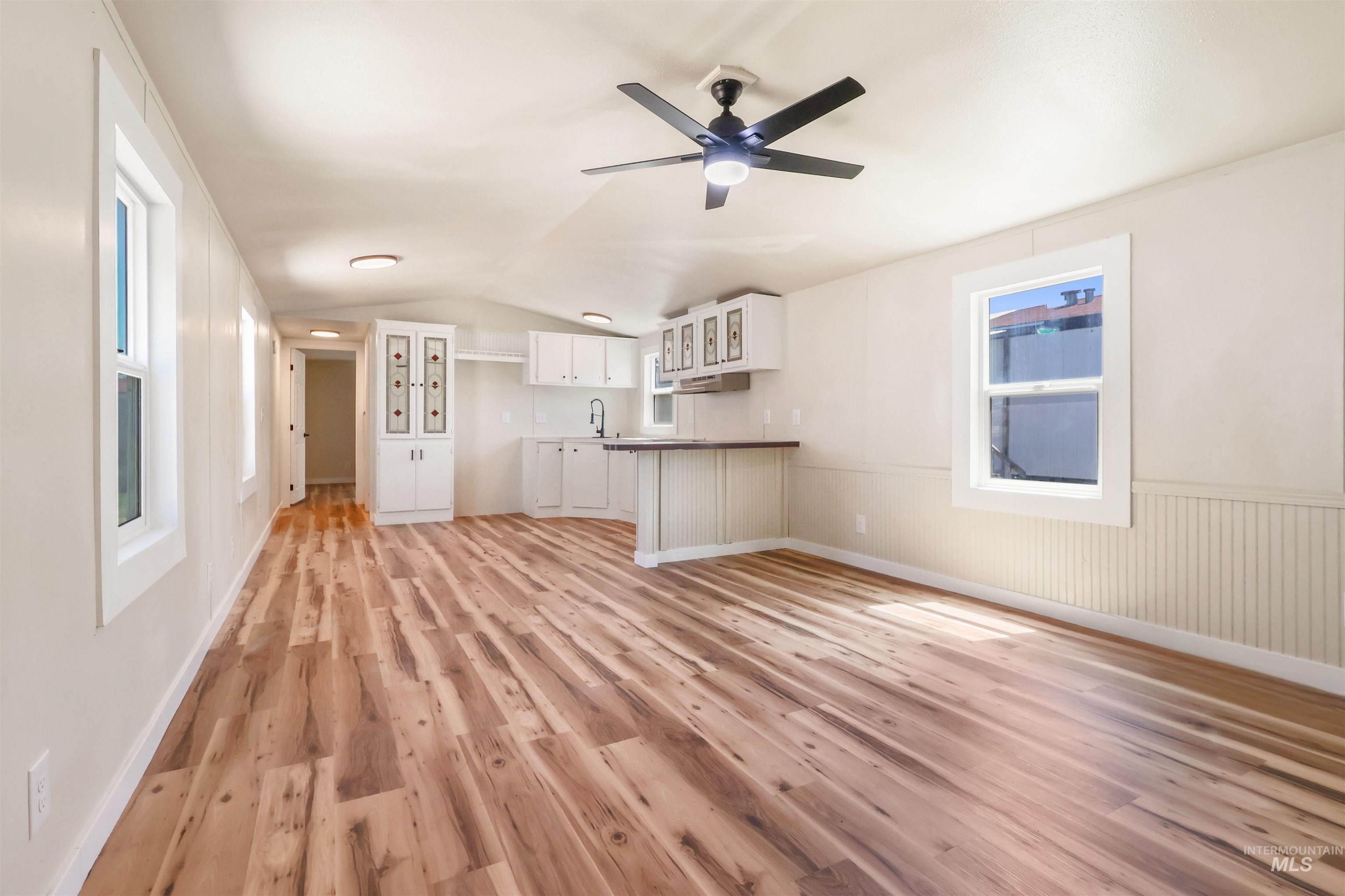 33 Manor Drive, Buhl, Idaho 83316, 3 Bedrooms, 2 Bathrooms, Residential For Sale, Price $60,000, 98993116