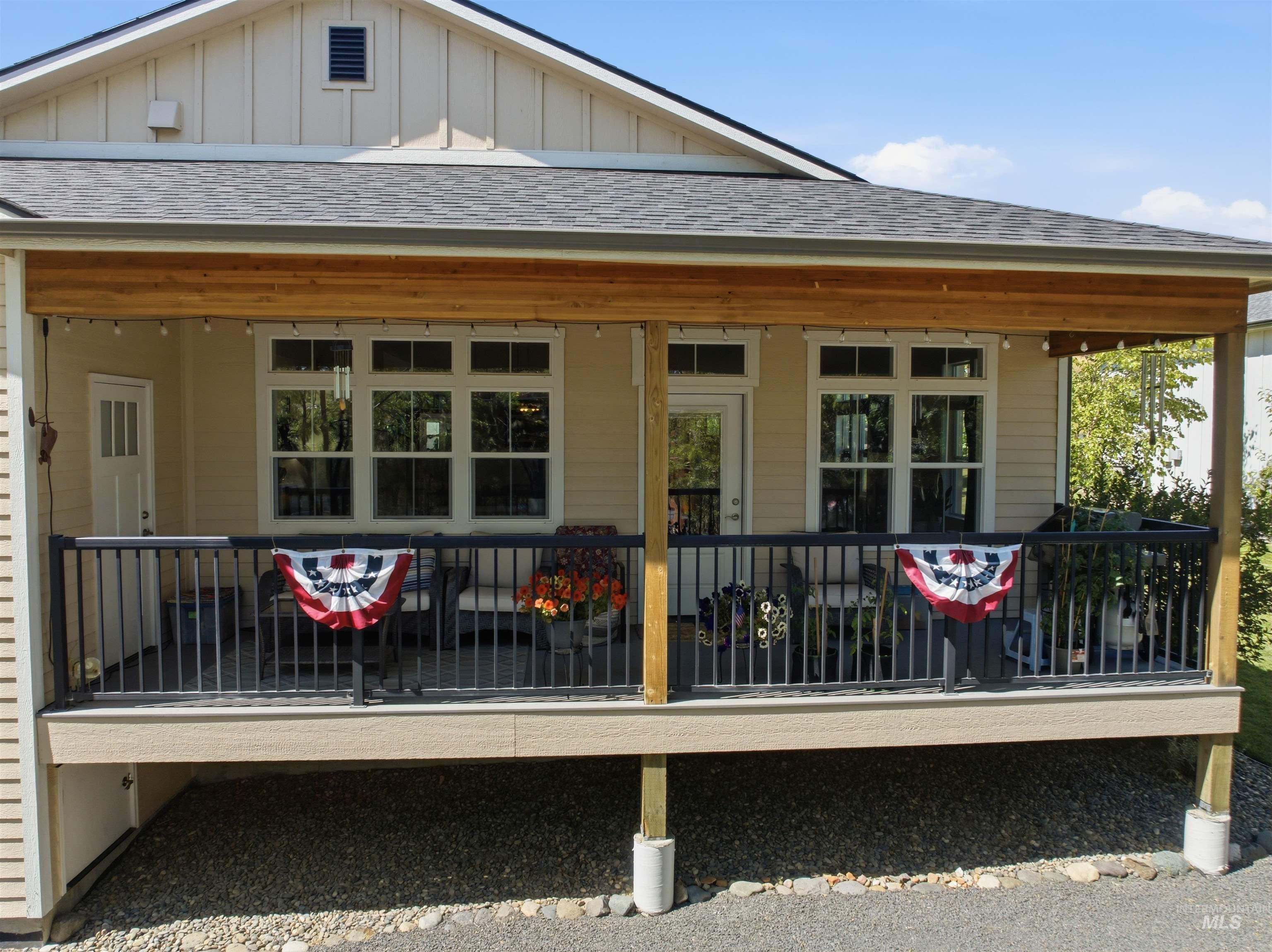2075 Sunnyside Ave, Moscow, Idaho 83843, 2 Bedrooms, 2 Bathrooms, Residential For Sale, Price $470,000, 98993117