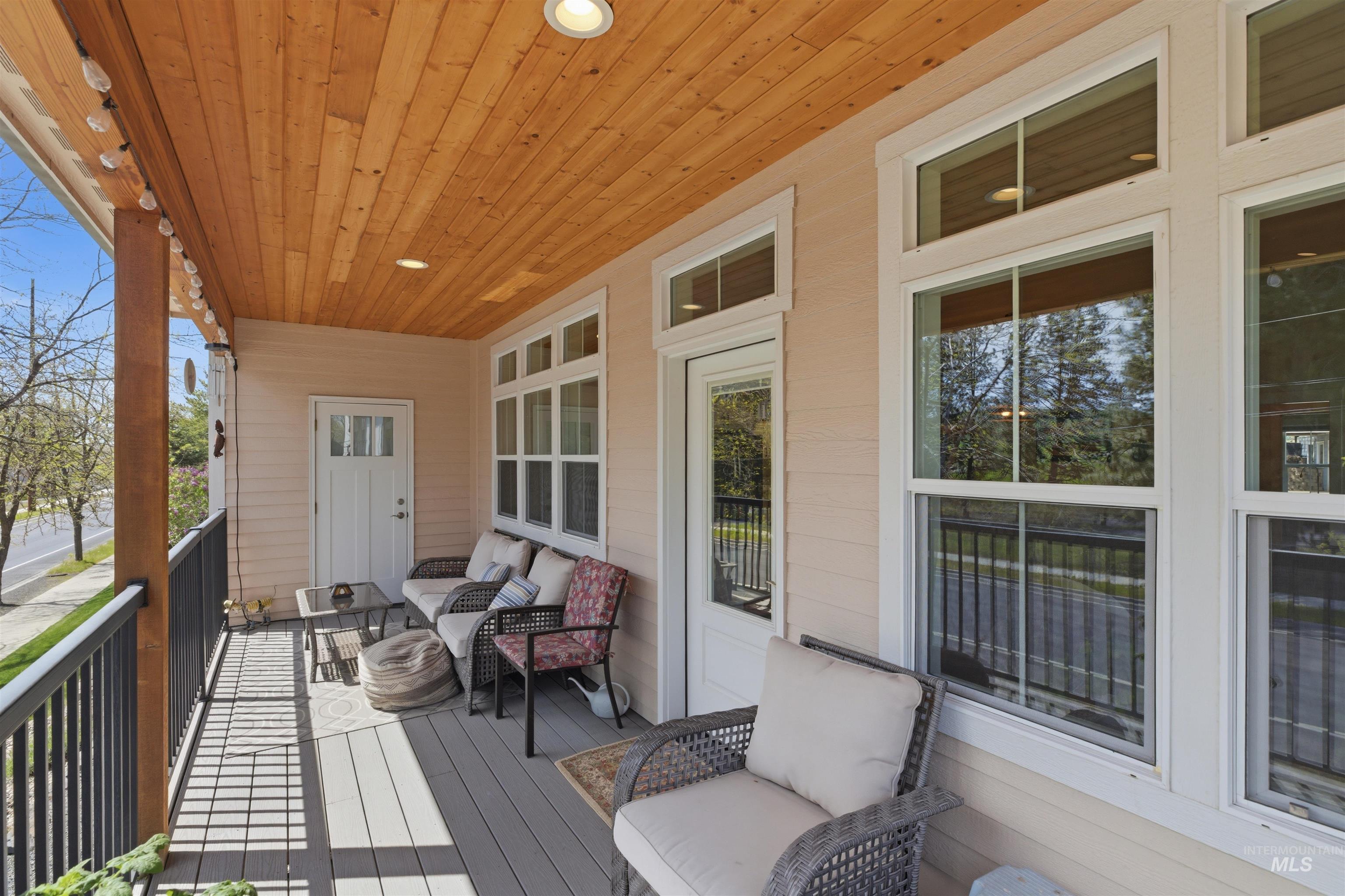 2075 Sunnyside Ave, Moscow, Idaho 83843, 2 Bedrooms, 2 Bathrooms, Residential For Sale, Price $470,000, 98993117