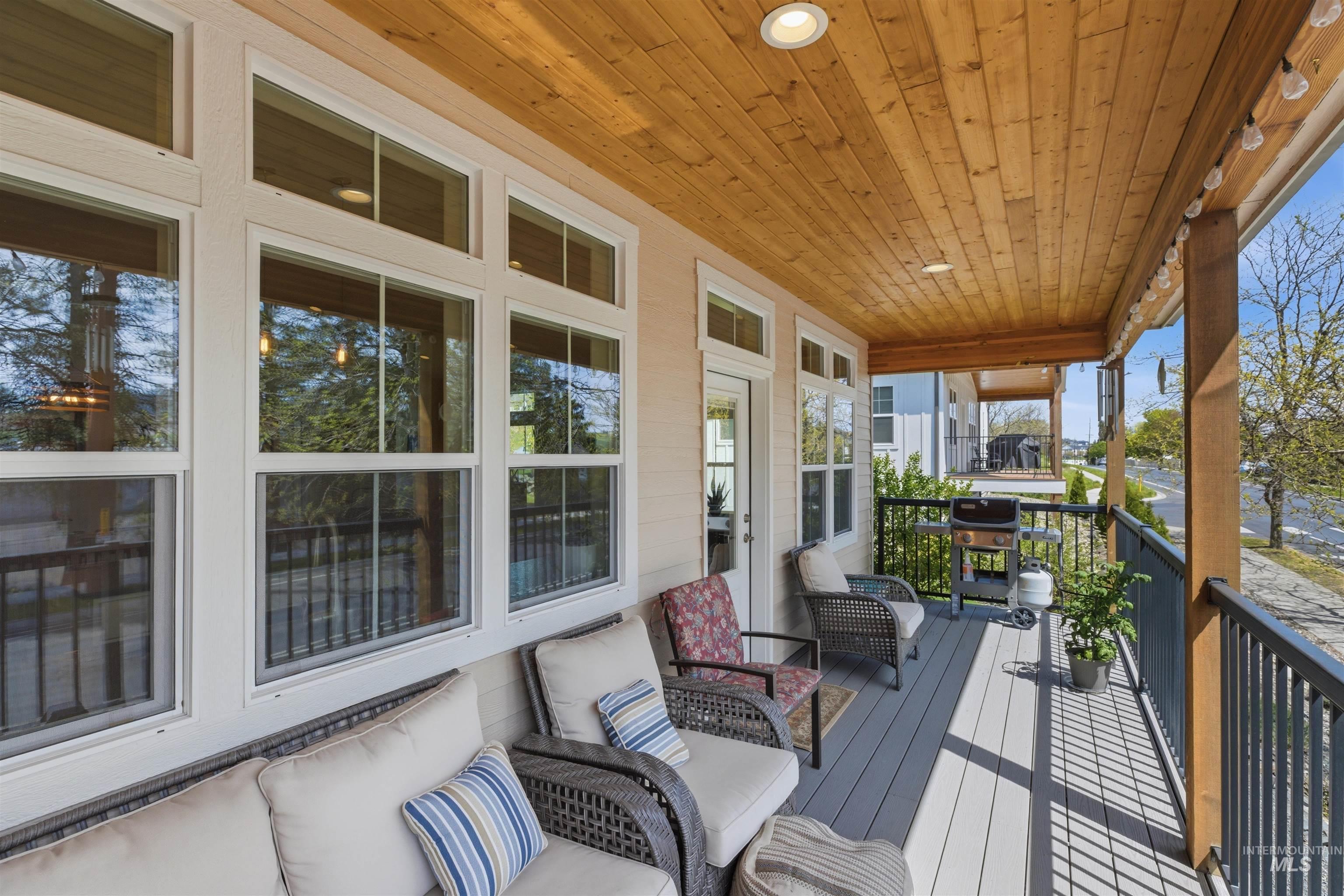 2075 Sunnyside Ave, Moscow, Idaho 83843, 2 Bedrooms, 2 Bathrooms, Residential For Sale, Price $470,000, 98993117