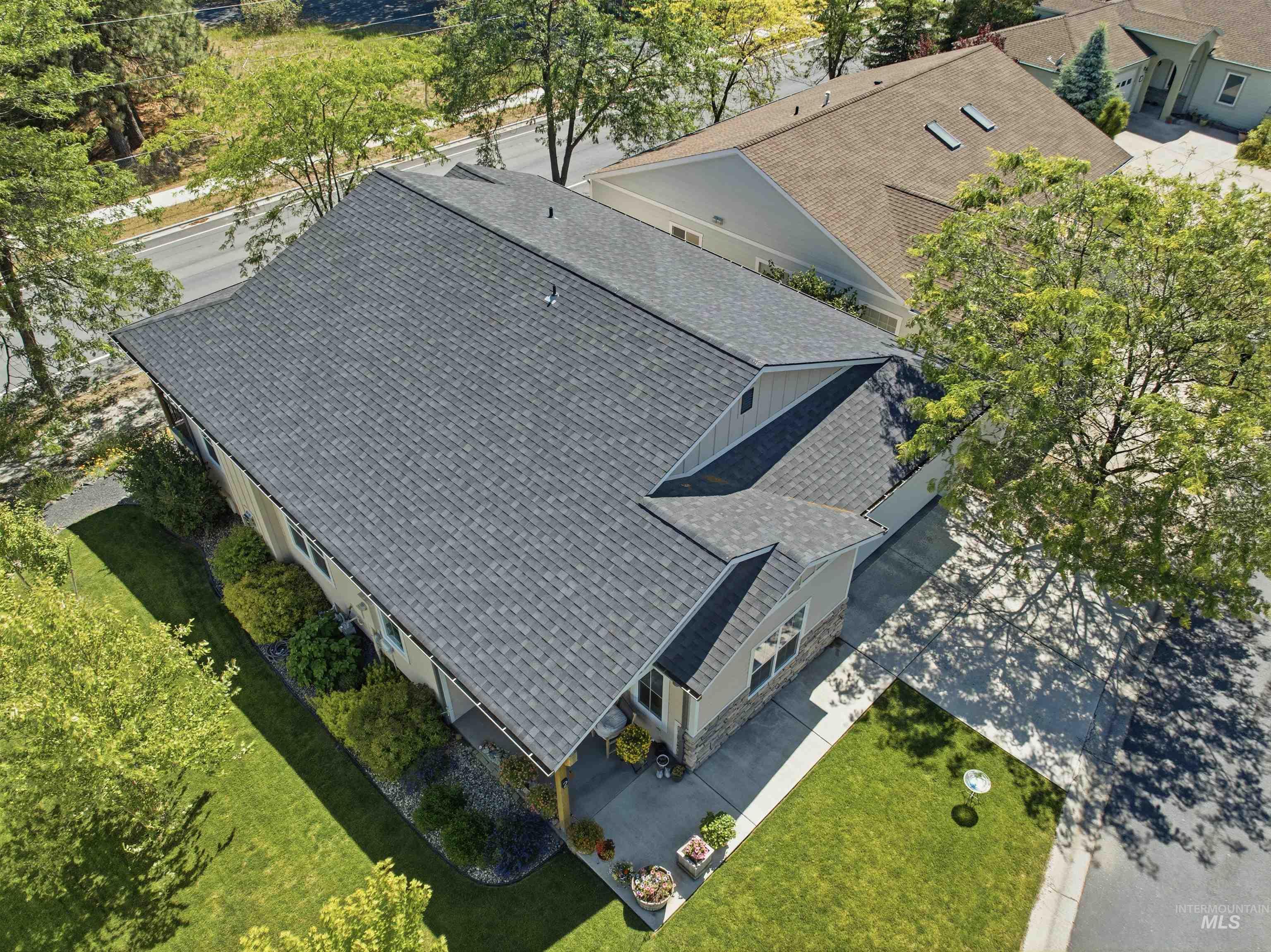 2075 Sunnyside Ave, Moscow, Idaho 83843, 2 Bedrooms, 2 Bathrooms, Residential For Sale, Price $470,000, 98993117