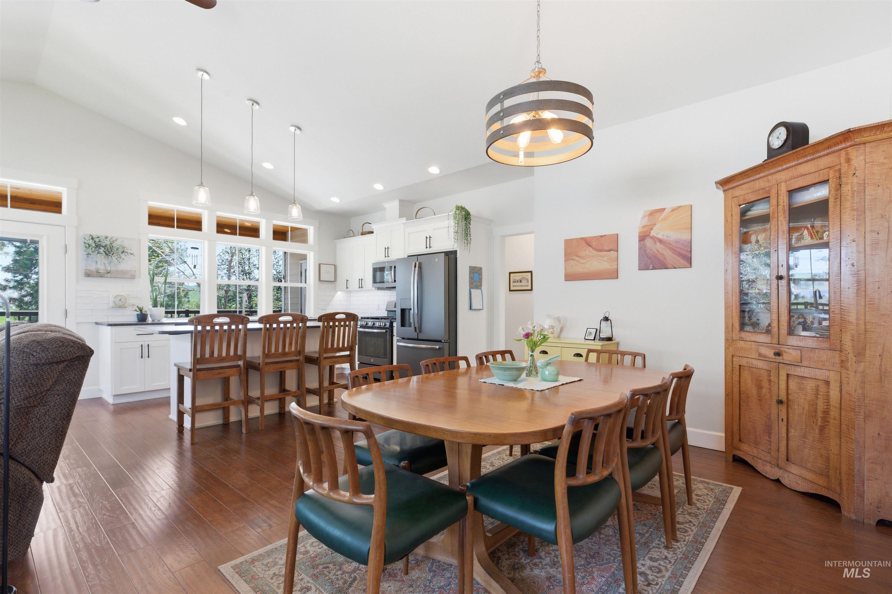 2075 Sunnyside Ave, Moscow, Idaho 83843, 2 Bedrooms, 2 Bathrooms, Residential For Sale, Price $470,000, 98993117