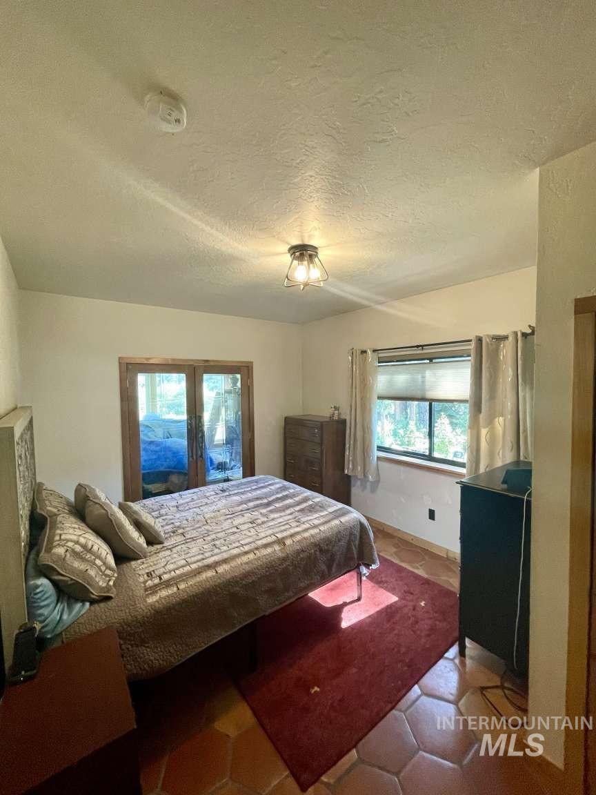 819 Middlefork Rd, Garden Valley, Idaho 83622, 2 Bedrooms, 2 Bathrooms, Residential Income For Sale, Price $889,000, 98993118