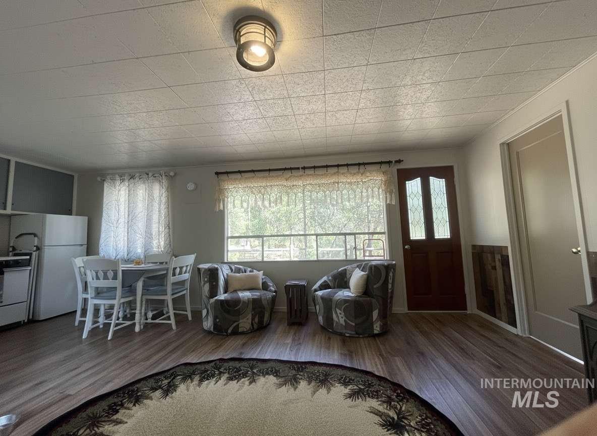 819 Middlefork Rd, Garden Valley, Idaho 83622, 2 Bedrooms, 2 Bathrooms, Residential Income For Sale, Price $889,000, 98993118