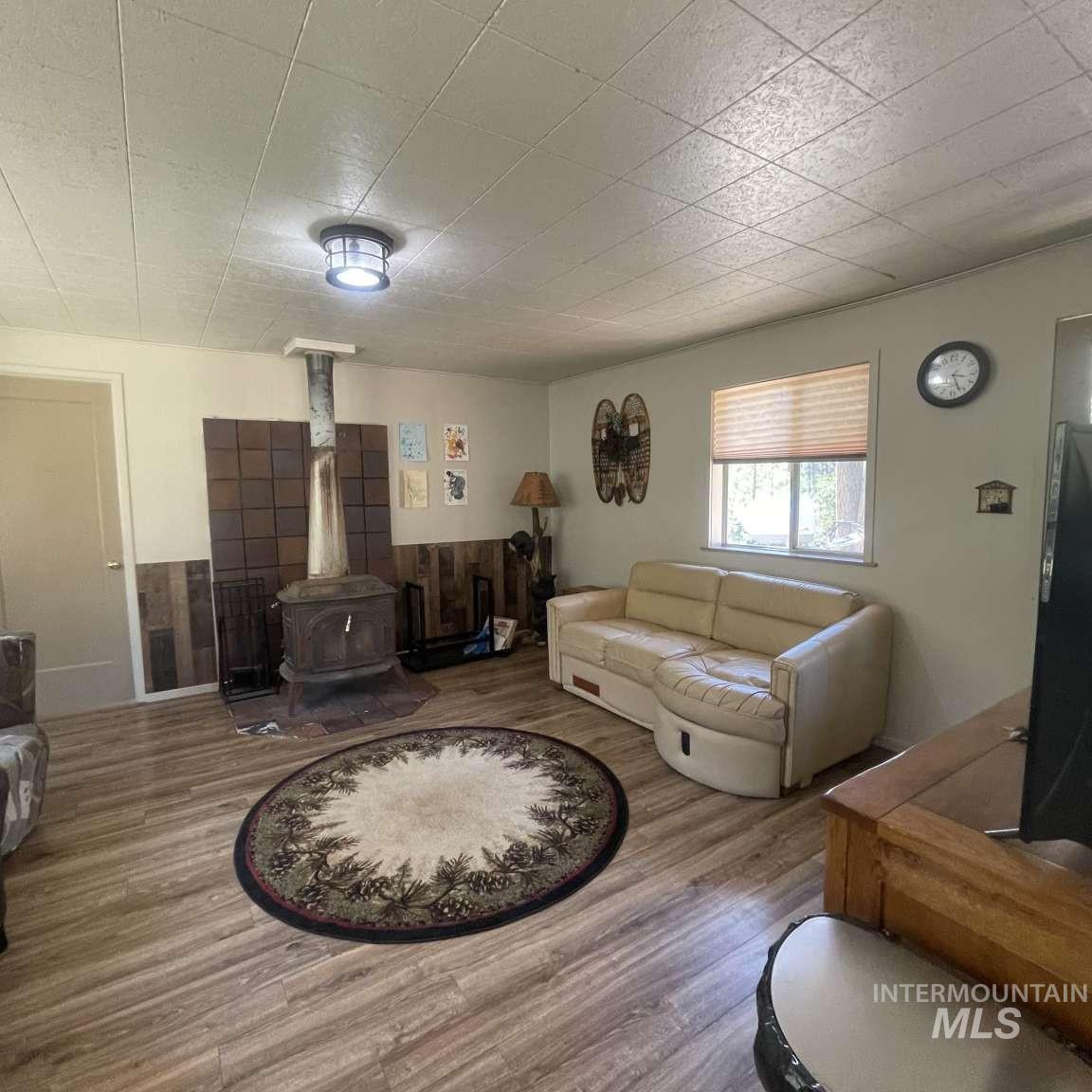 819 Middlefork Rd, Garden Valley, Idaho 83622, 2 Bedrooms, 2 Bathrooms, Residential Income For Sale, Price $889,000, 98993118