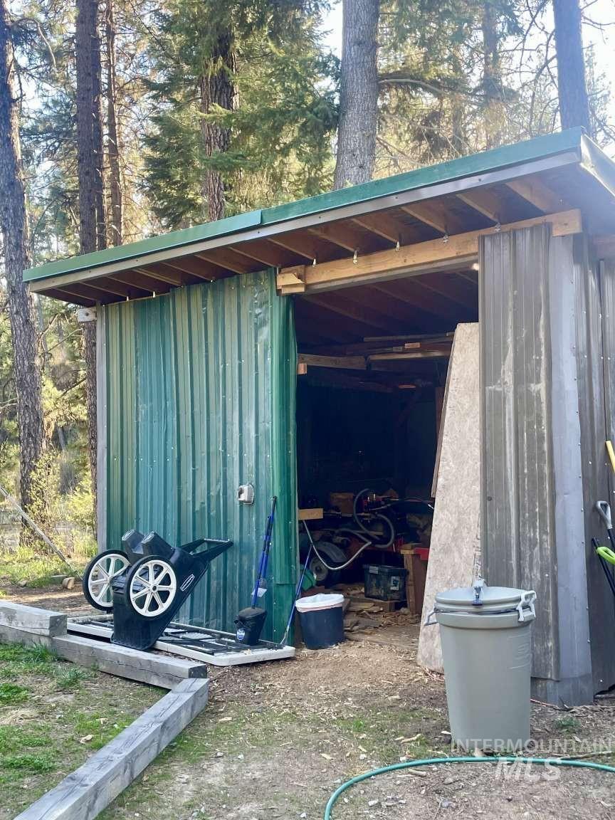 819 Middlefork Rd, Garden Valley, Idaho 83622, 2 Bedrooms, 2 Bathrooms, Residential Income For Sale, Price $889,000, 98993118