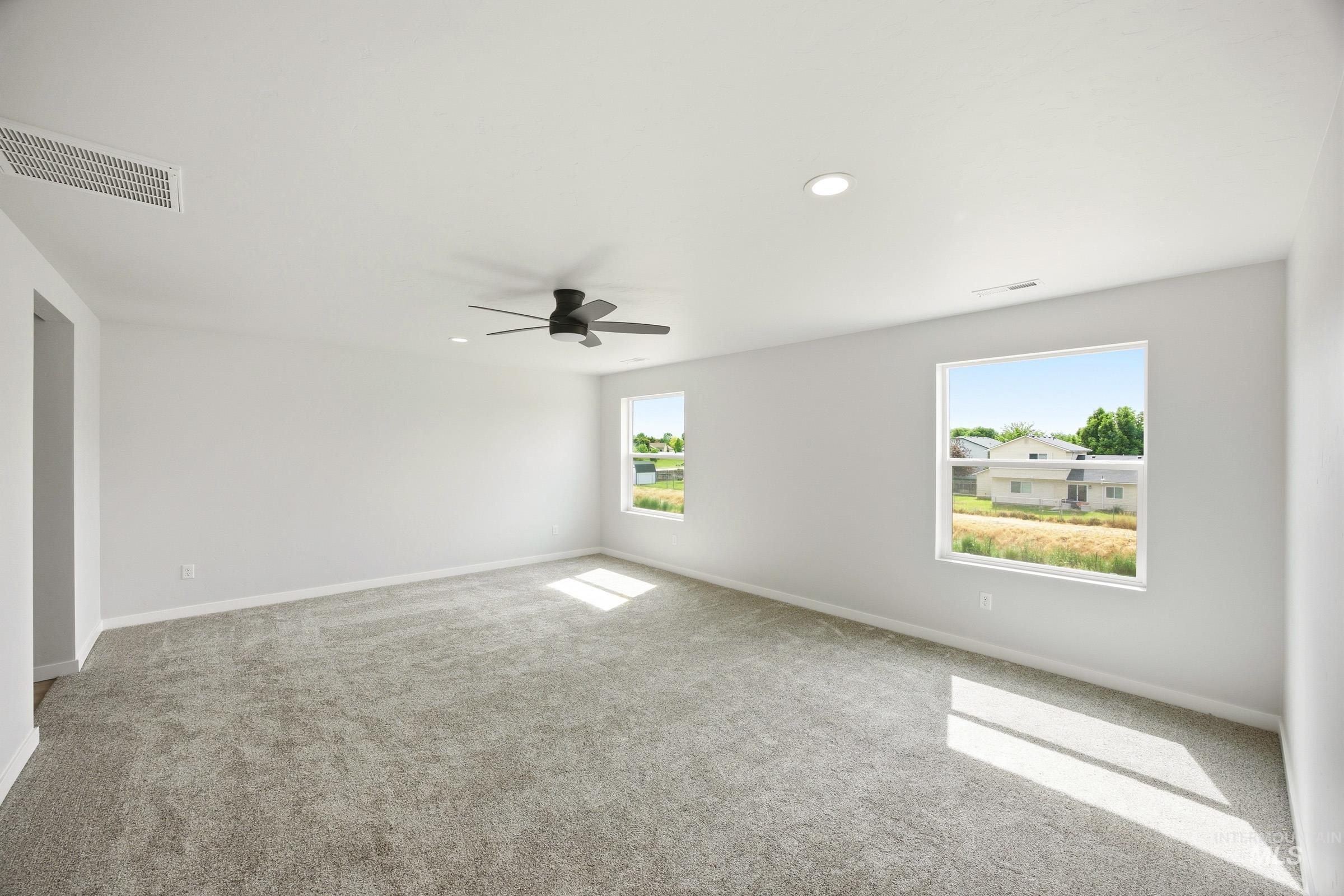 633 W Novak Dr, Emmett, Idaho 83617, 5 Bedrooms, 3 Bathrooms, Residential For Sale, Price $499,990, 98993119