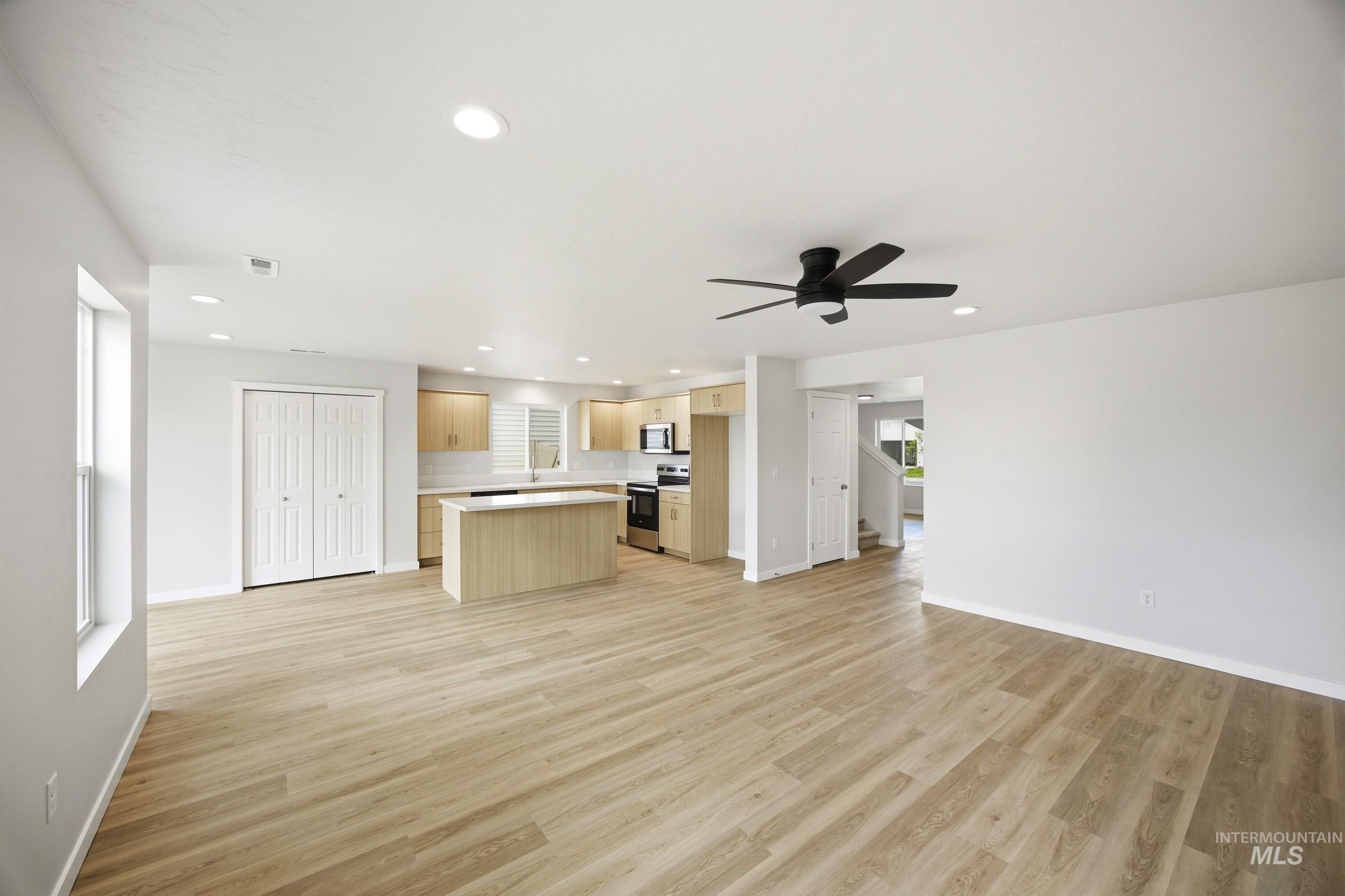 633 W Novak Dr, Emmett, Idaho 83617, 5 Bedrooms, 3 Bathrooms, Residential For Sale, Price $499,990, 98993119