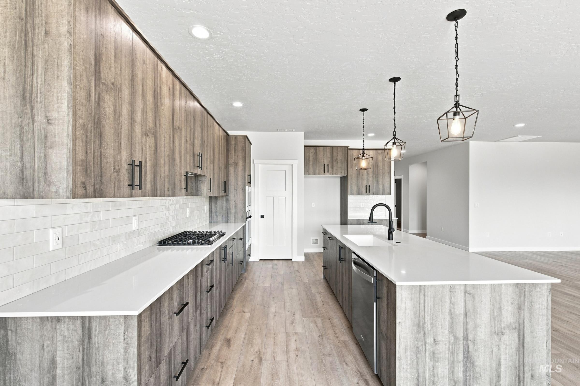 2999 N Schimigadoon Way, Eagle, Idaho 83616, 4 Bedrooms, 2.5 Bathrooms, Residential For Sale, Price $729,990,MLS 98993120