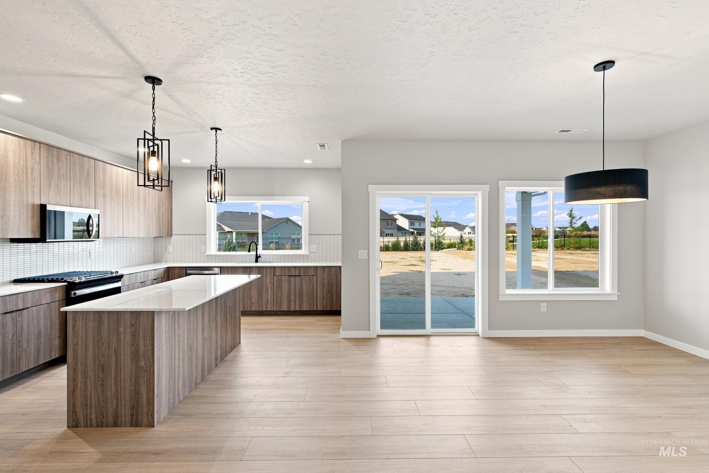 3035 N Schimigadoon Way, Eagle, Idaho 83616, 5 Bedrooms, 2.5 Bathrooms, Residential For Sale, Price $724,990,MLS 98993121