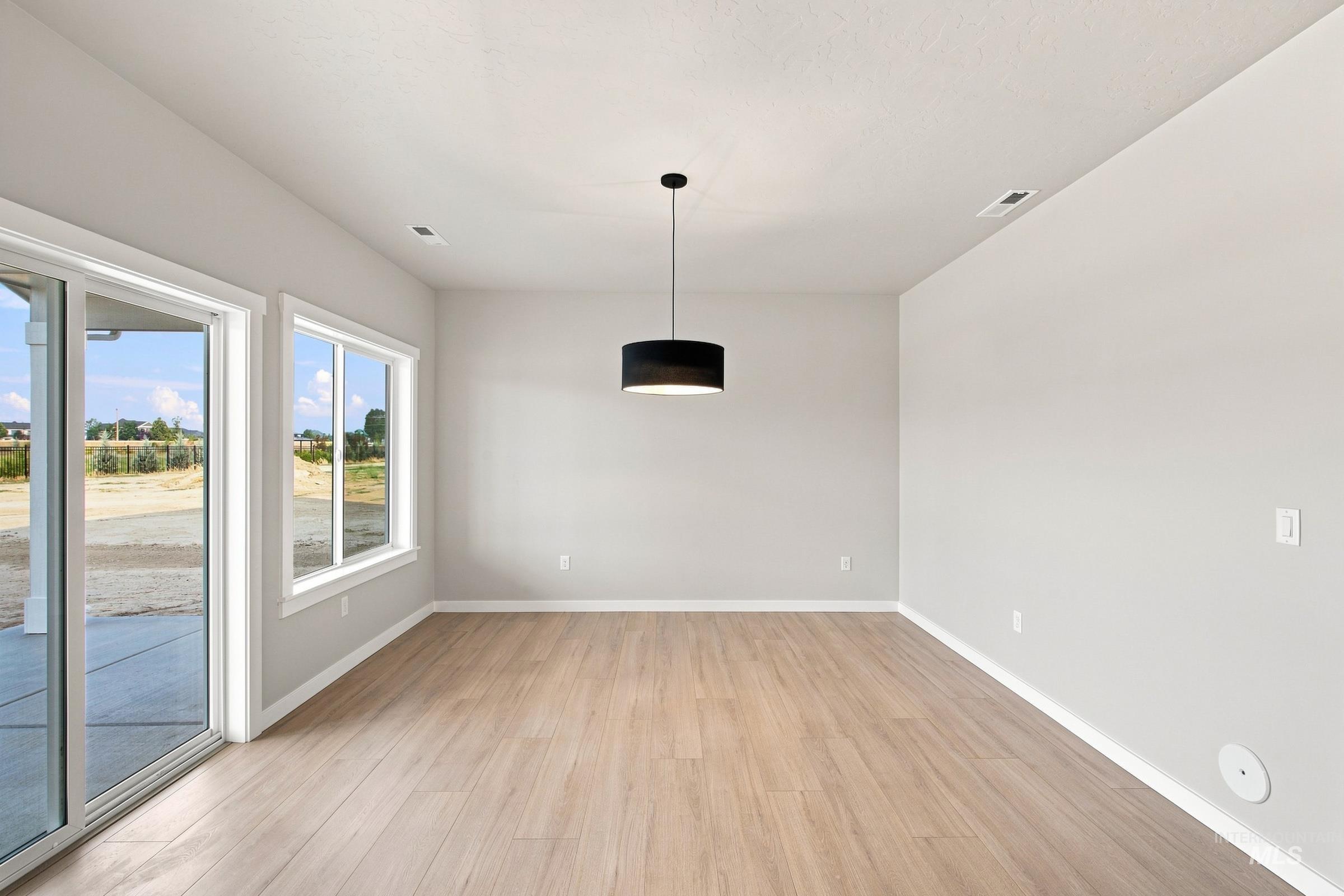 3035 N Schimigadoon Way, Eagle, Idaho 83616, 5 Bedrooms, 2.5 Bathrooms, Residential For Sale, Price $724,990,MLS 98993121