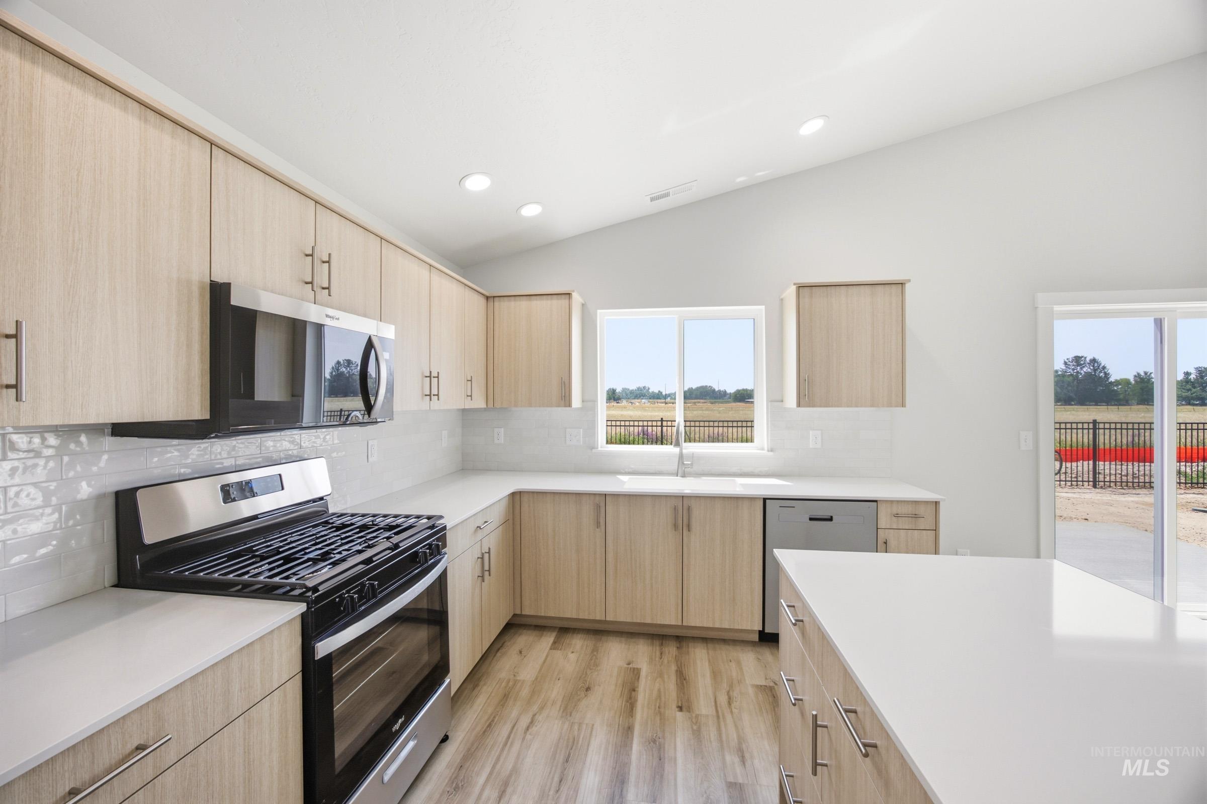 7325 W Trumbull Ct, Eagle, Idaho 83616, 4 Bedrooms, 2 Bathrooms, Residential For Sale, Price $599,990,MLS 98993122