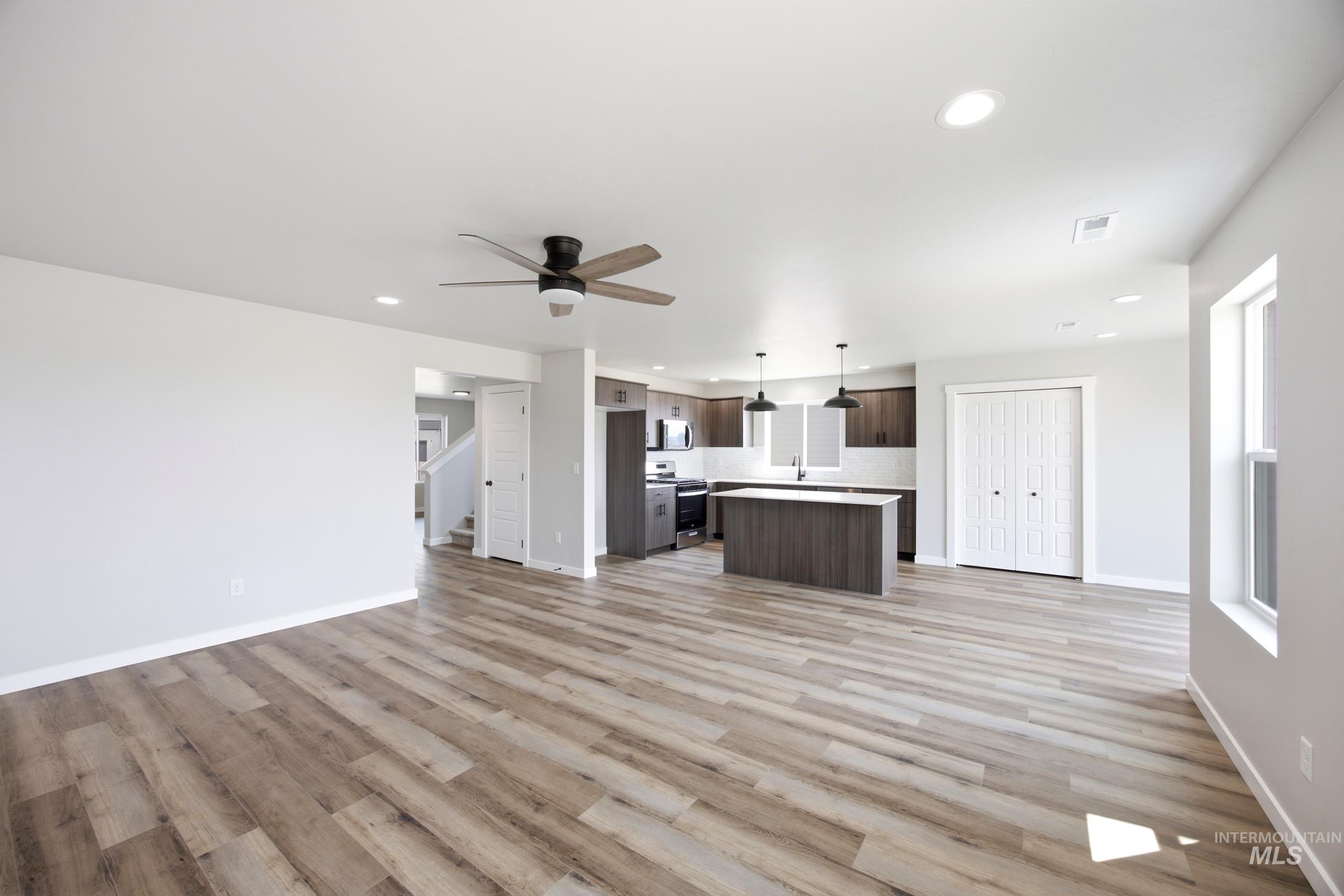 7283 W Trumbull Ct, Eagle, Idaho 83616, 5 Bedrooms, 3 Bathrooms, Residential For Sale, Price $664,990,MLS 98993124