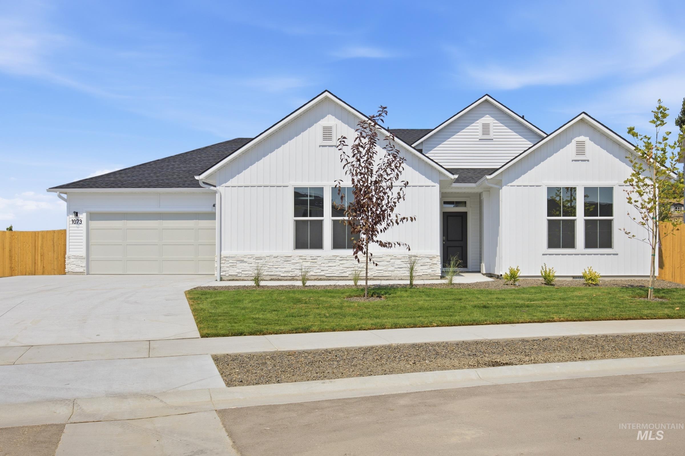 1073 Coffee Pond Ave, Middleton, Idaho 83644, 4 Bedrooms, 2.5 Bathrooms, Residential For Sale, Price $599,990,MLS 98993127