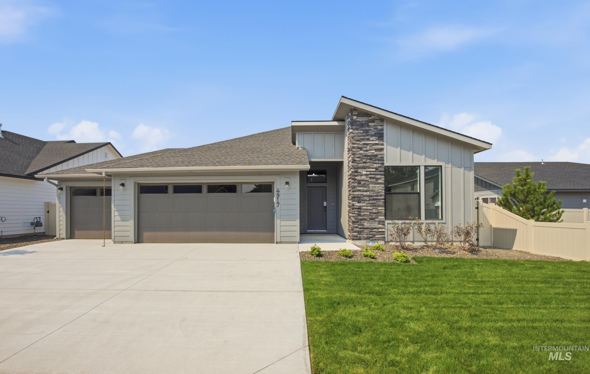 4917 S Bleachfield Ave, Meridian, Idaho 83642, 4 Bedrooms, 2 Bathrooms, Residential For Sale, Price $609,990,MLS 98993137