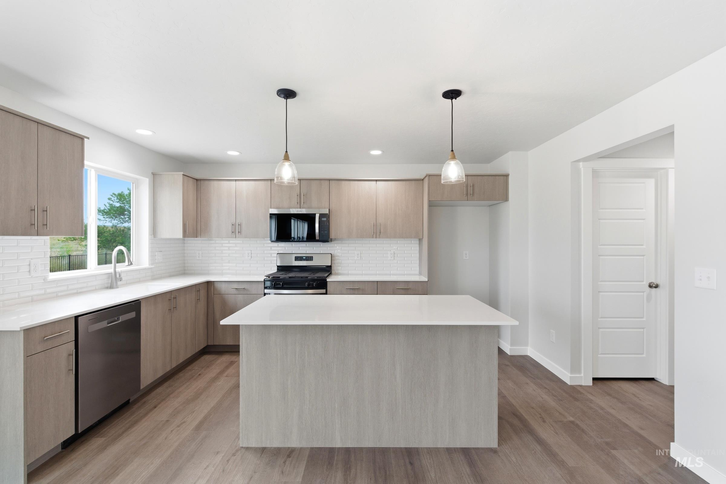 7149 W Blackberry Dr, Boise, Idaho 83709, 5 Bedrooms, 3 Bathrooms, Residential For Sale, Price $669,990, 98993141