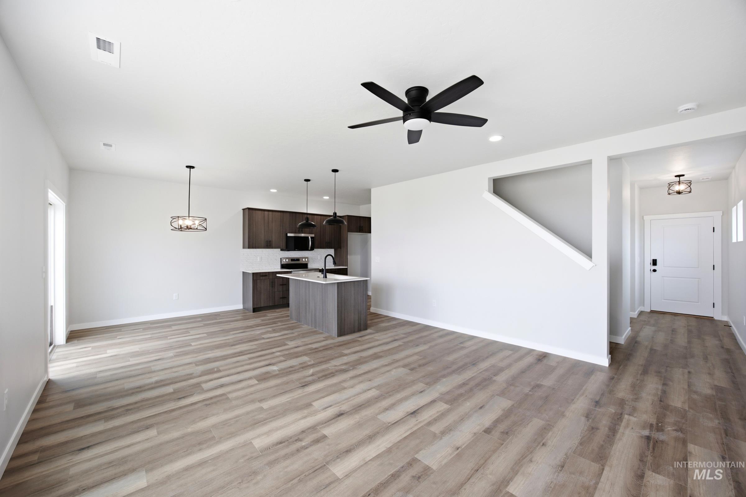 1315 W Braden Dr, Meridian, Idaho 83642, 3 Bedrooms, 2.5 Bathrooms, Residential For Sale, Price $467,990,MLS 98993145