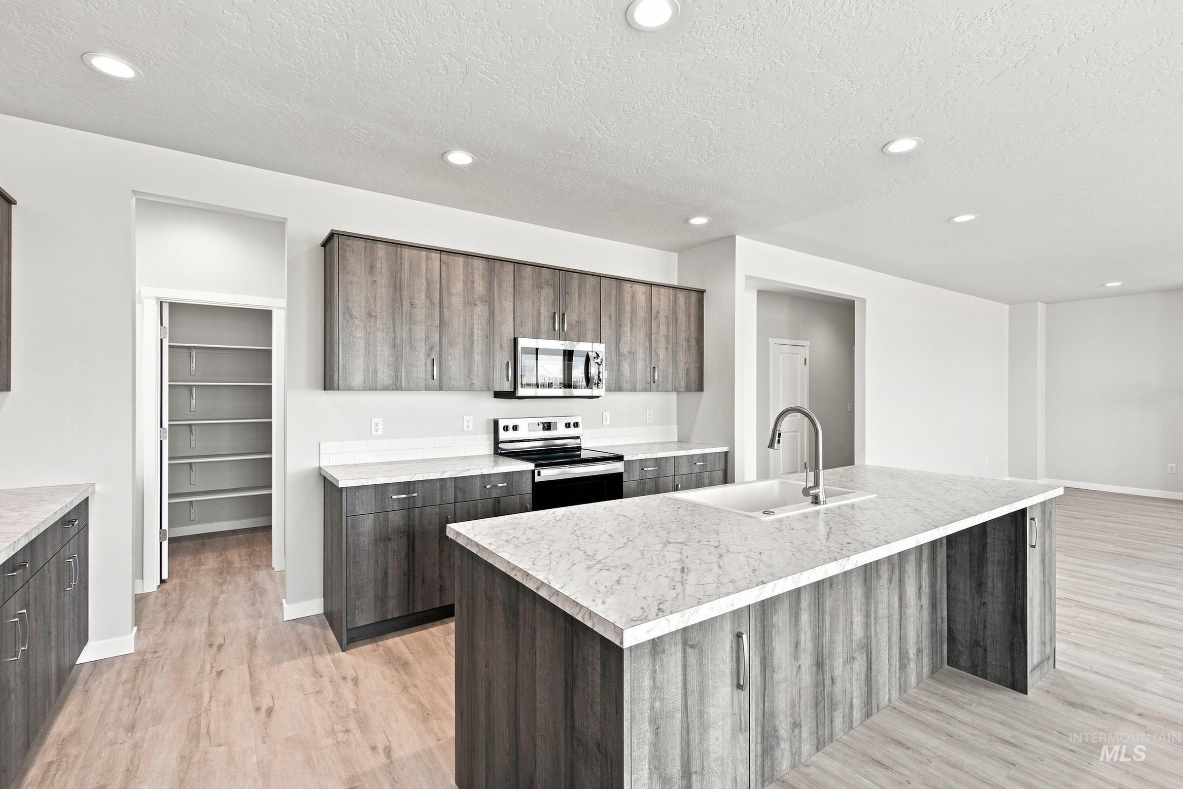 4559 S Amsterdam Ave, Nampa, Idaho 83686, 4 Bedrooms, 3.5 Bathrooms, Residential For Sale, Price $659,990,MLS 98993150