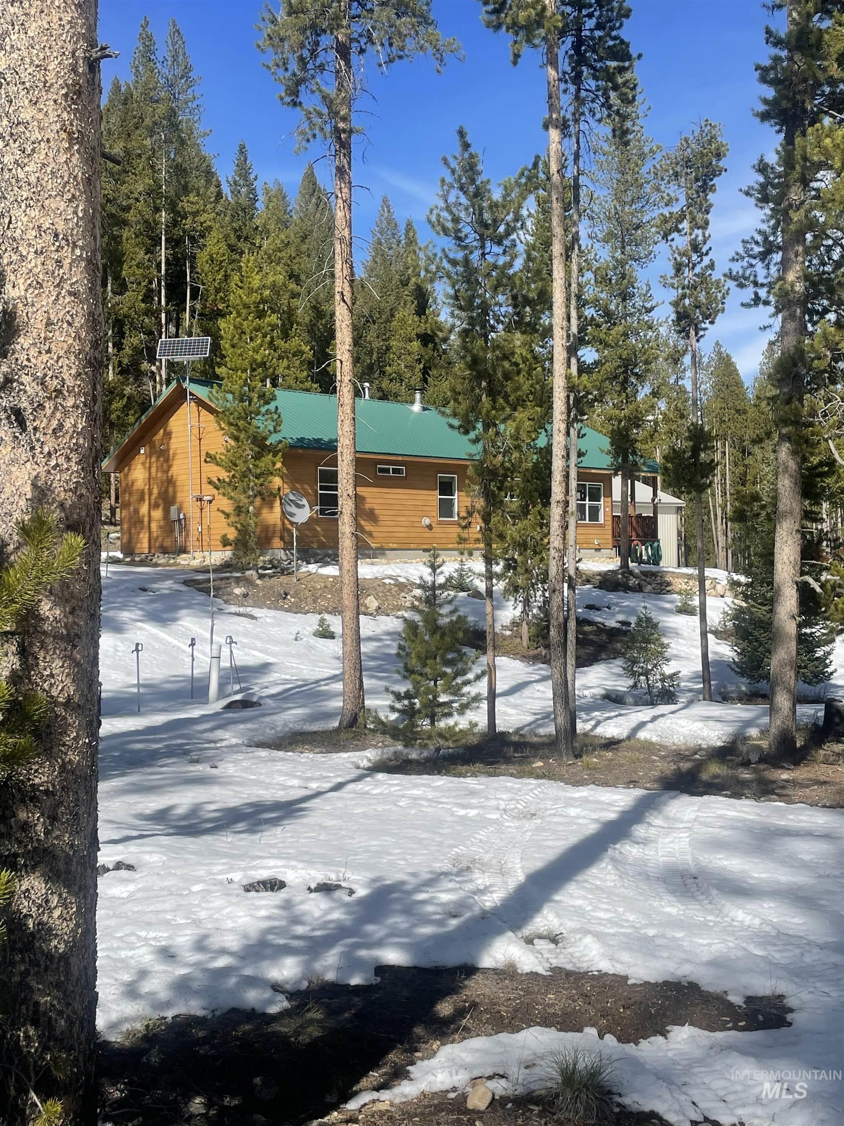 17567 Edwardsburg Rd, Cascade, Idaho 83611, 3 Bedrooms, 2 Bathrooms, Residential For Sale, Price $800,000, 98993151