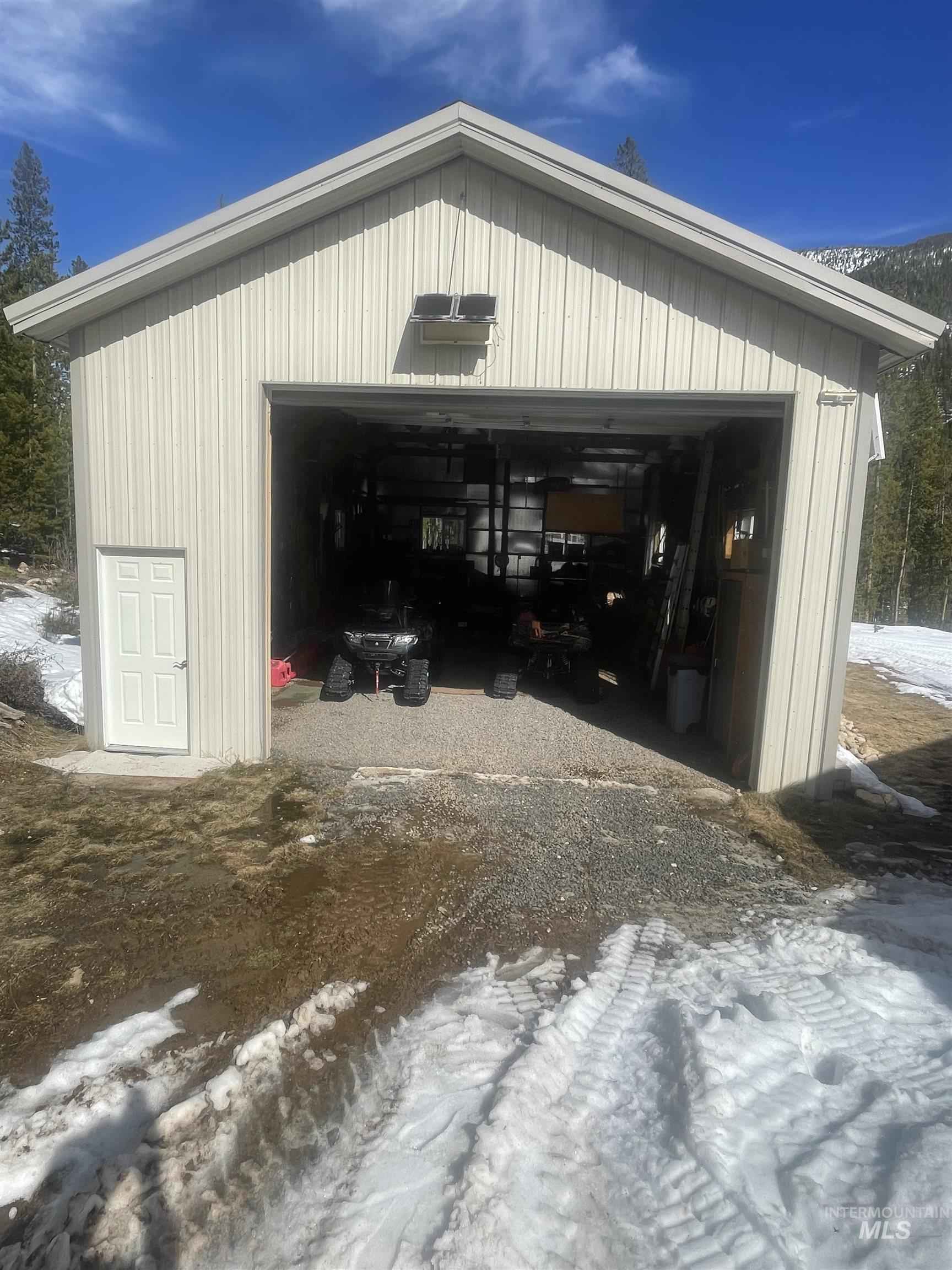 17567 Edwardsburg Rd, Cascade, Idaho 83611, 3 Bedrooms, 2 Bathrooms, Residential For Sale, Price $800,000, 98993151