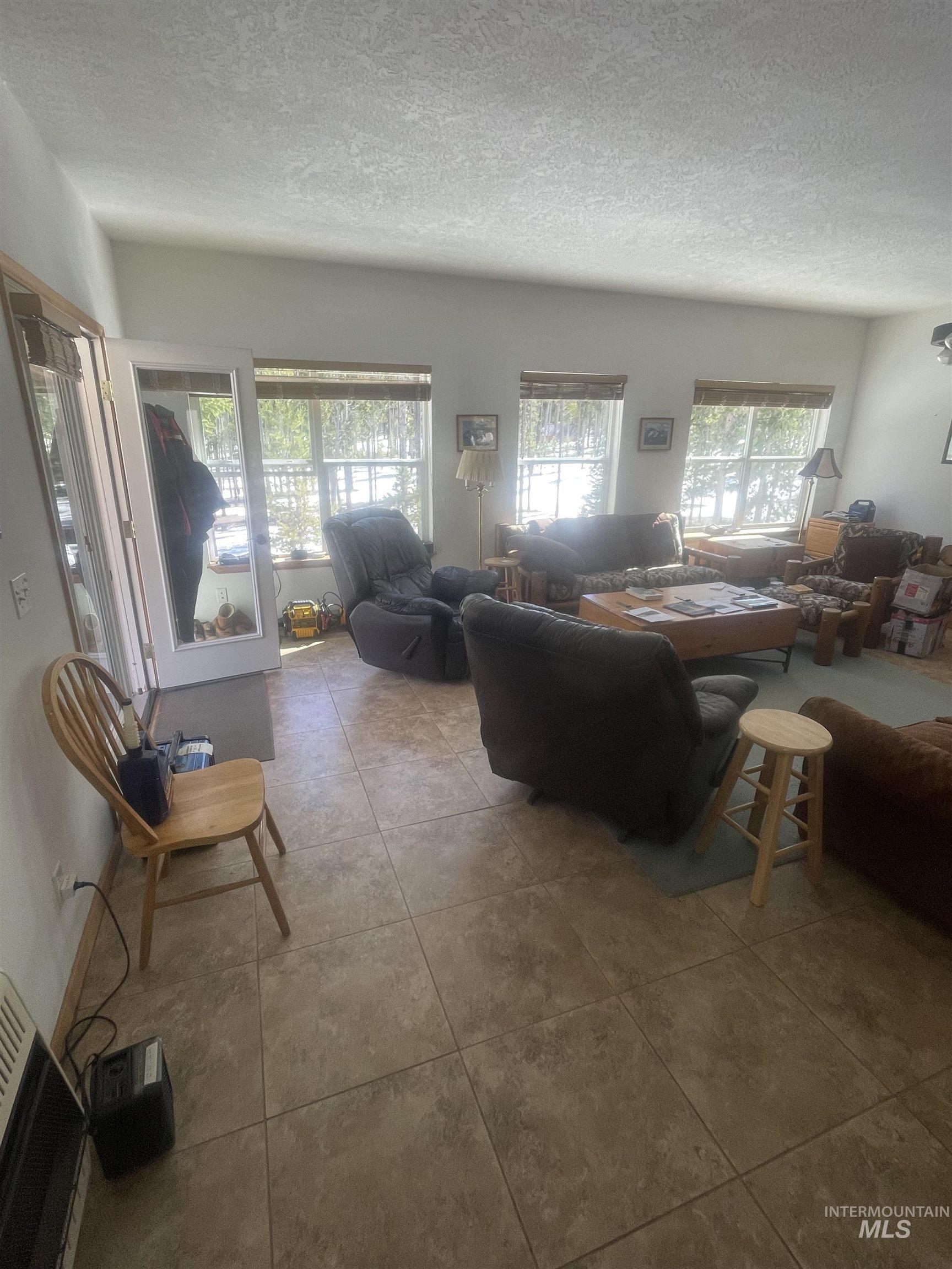 17567 Edwardsburg Rd, Cascade, Idaho 83611, 3 Bedrooms, 2 Bathrooms, Residential For Sale, Price $800,000, 98993151