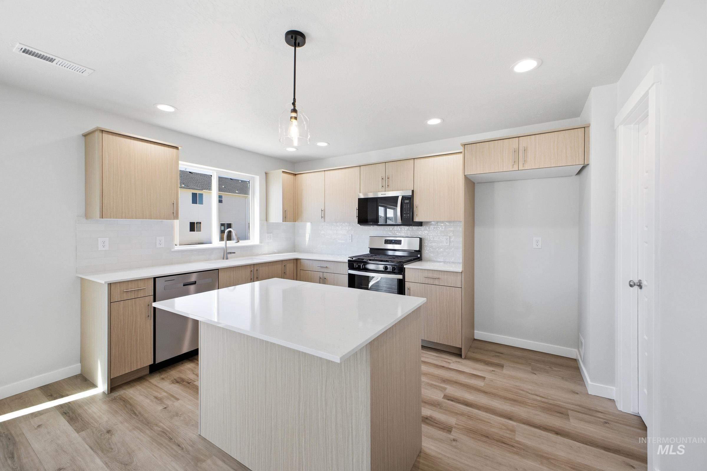 15351 Albatross Ave, Nampa, Idaho 83651, 4 Bedrooms, 2.5 Bathrooms, Residential For Sale, Price $459,990, 98993156