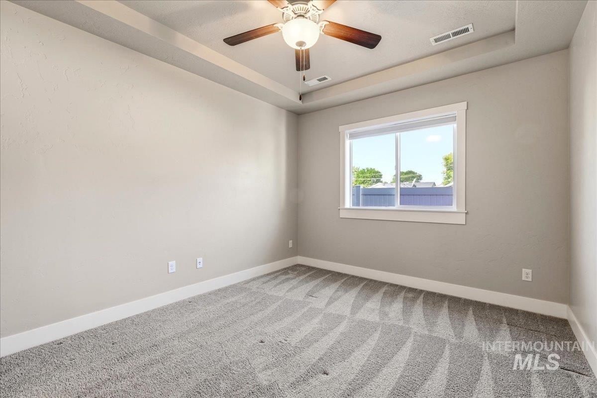 925 S Banner St, Nampa, Idaho 83686-6549, 2 Bedrooms, 2 Bathrooms, Residential For Sale, Price $360,000, 98993157