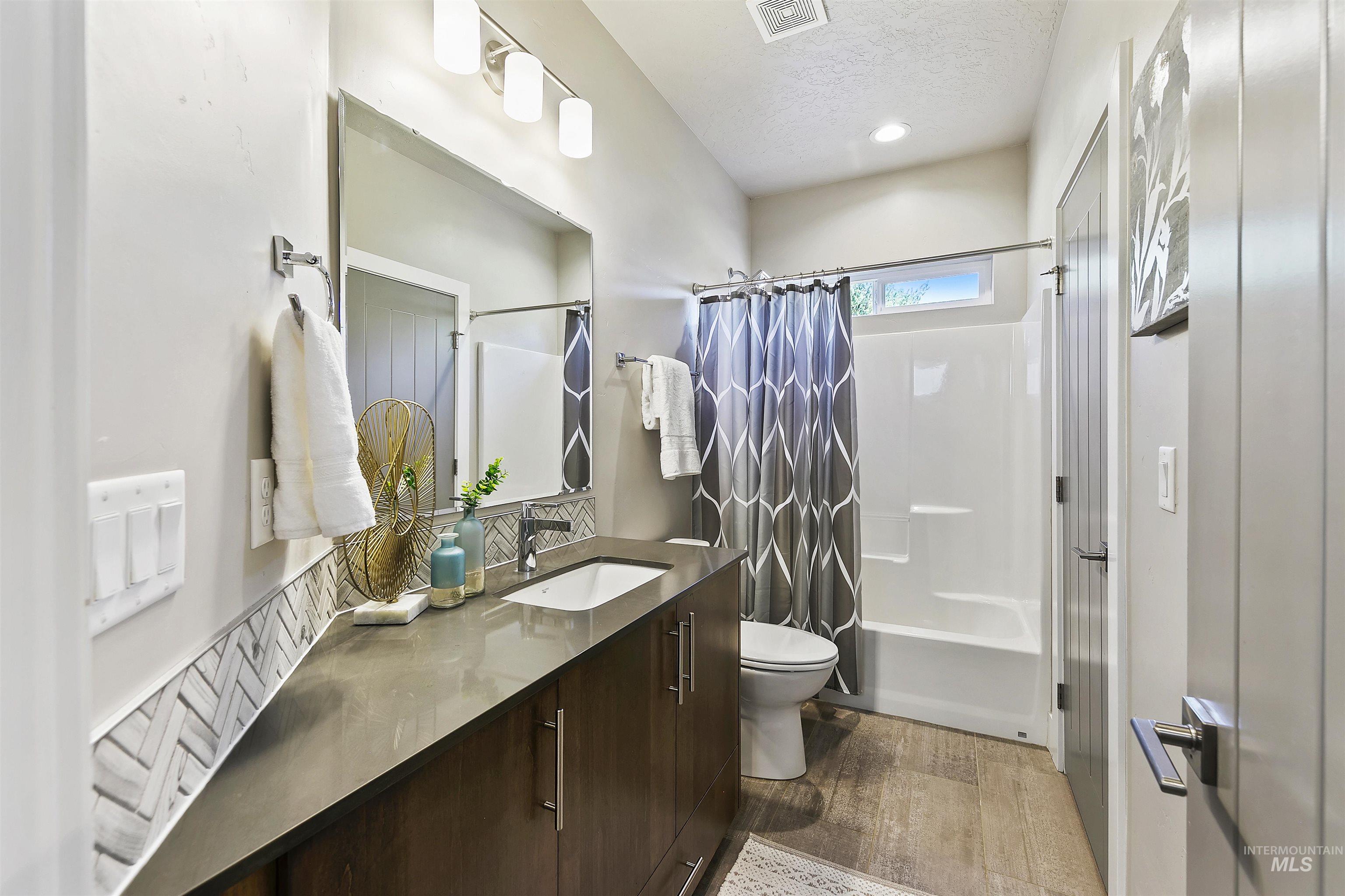 1914 N 29th St, Boise, Idaho 83703, 3 Bedrooms, 3 Bathrooms, Residential For Sale, Price $675,000, 98993164