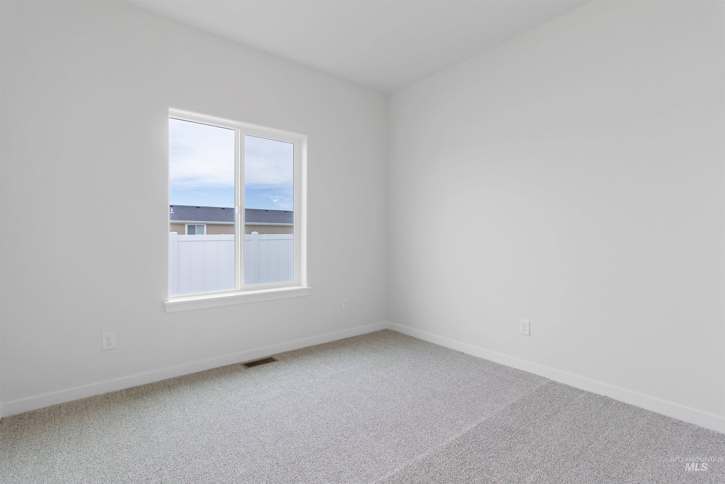 1109 Ira Burton, Twin Falls, Idaho 83301, 3 Bedrooms, 2 Bathrooms, Residential For Sale, Price $437,400,MLS 98993172