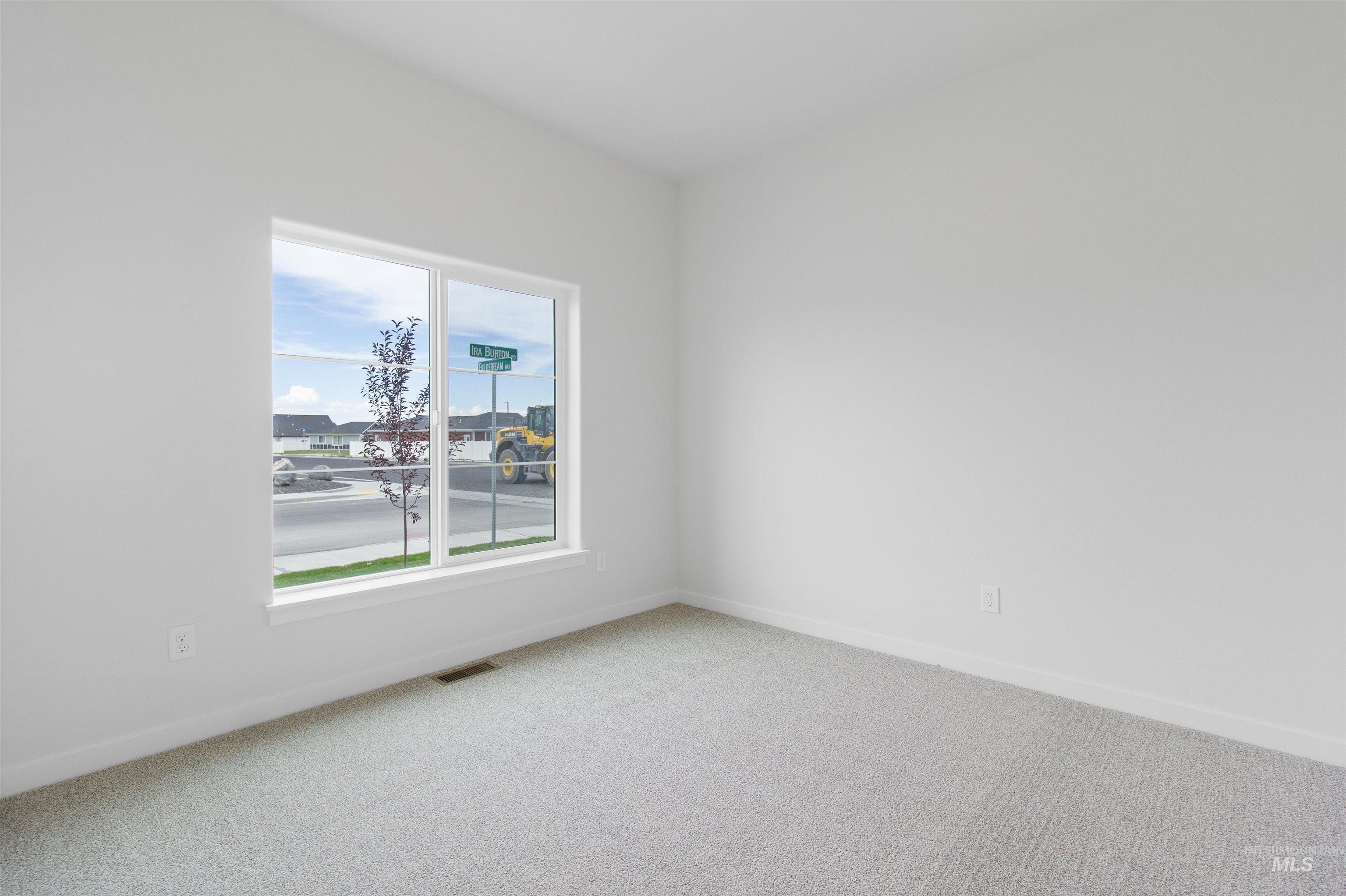 1109 Ira Burton, Twin Falls, Idaho 83301, 3 Bedrooms, 2 Bathrooms, Residential For Sale, Price $437,400,MLS 98993172