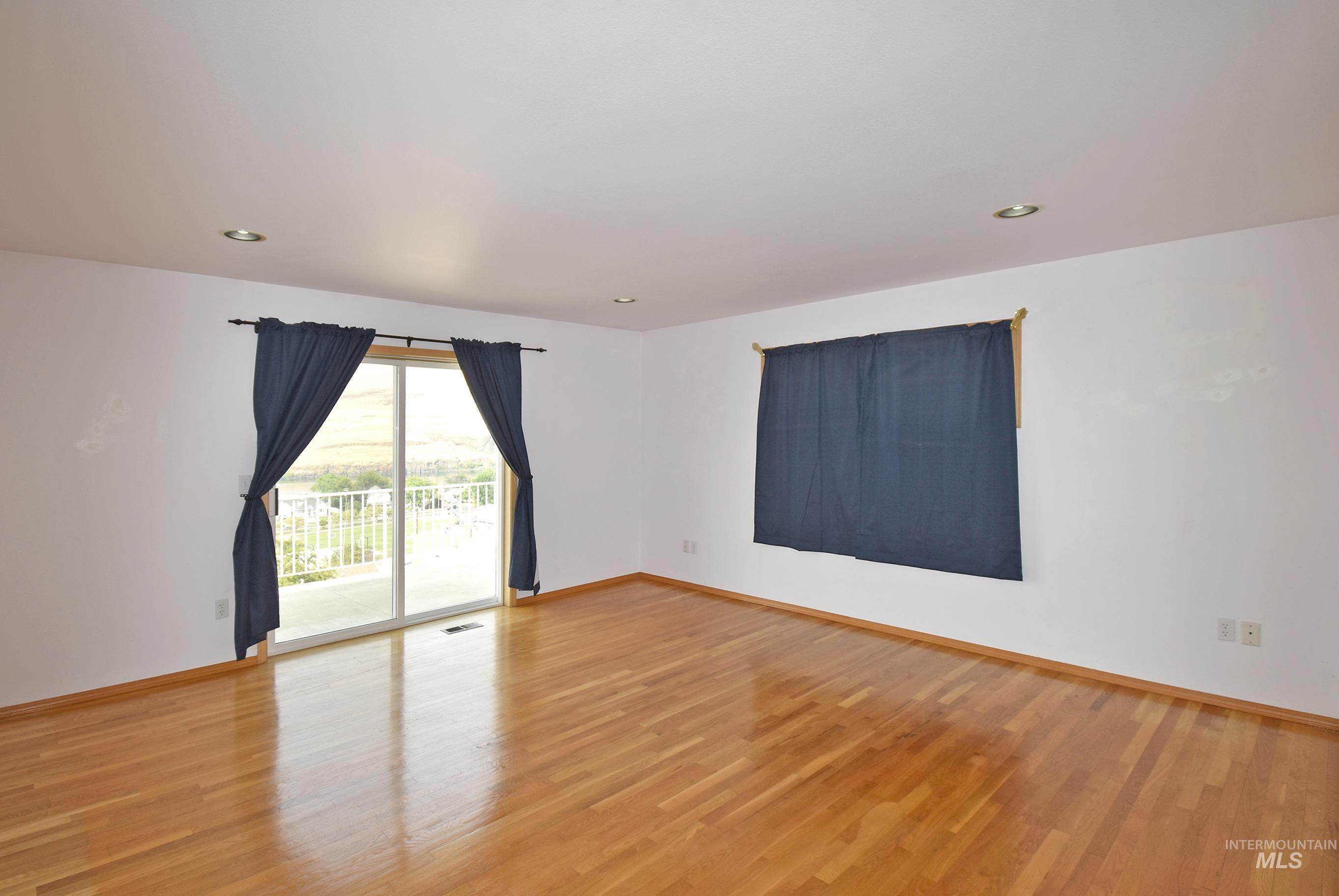 311 Kings Lane, Asotin, Washington 99402, 5 Bedrooms, 4 Bathrooms, Residential For Sale, Price $669,000,MLS 98993179
