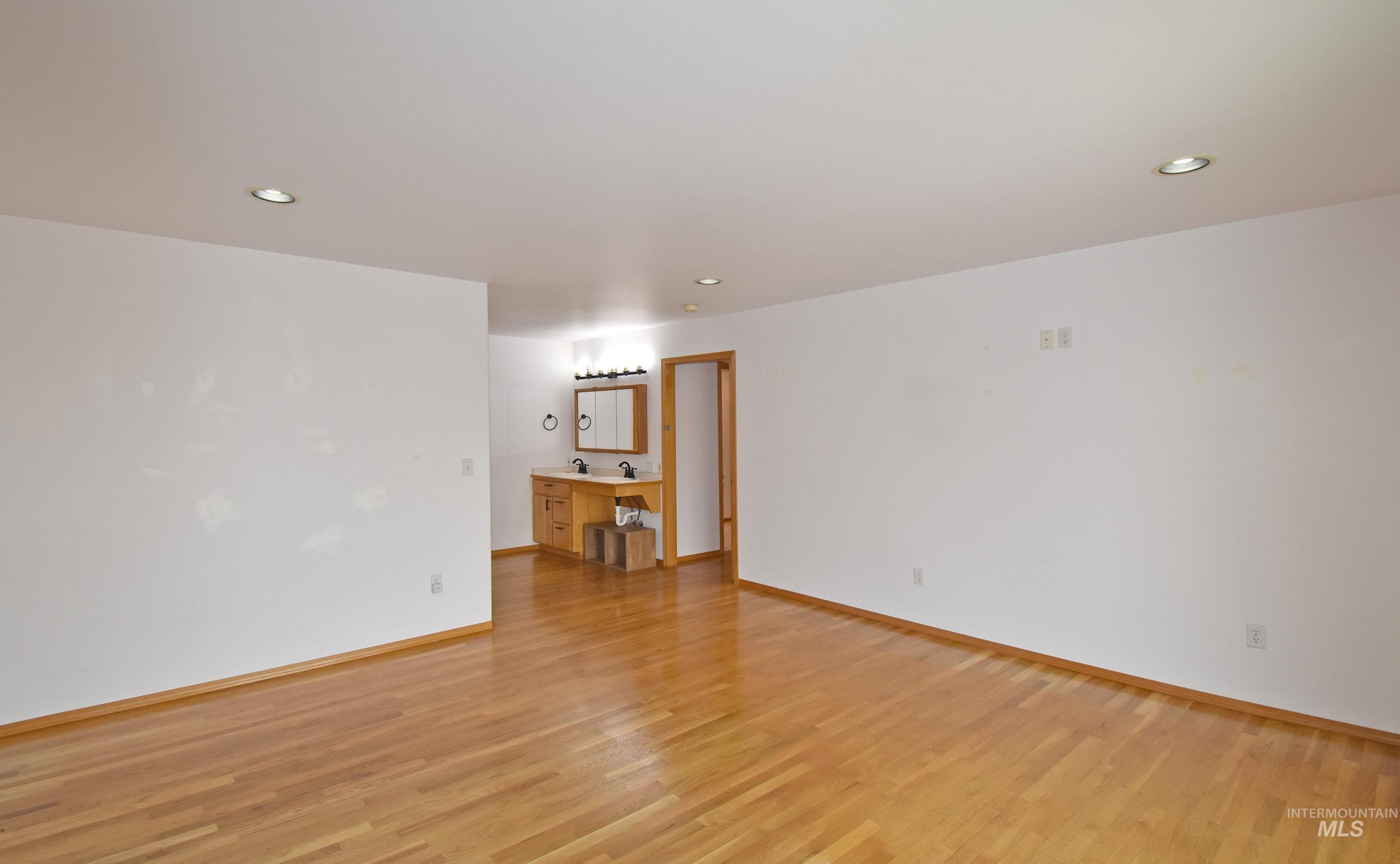 311 Kings Lane, Asotin, Washington 99402, 5 Bedrooms, 4 Bathrooms, Residential For Sale, Price $669,000,MLS 98993179