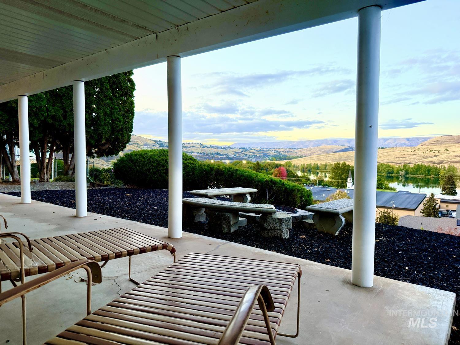 311 Kings Lane, Asotin, Washington 99402, 5 Bedrooms, 4 Bathrooms, Residential For Sale, Price $669,000,MLS 98993179