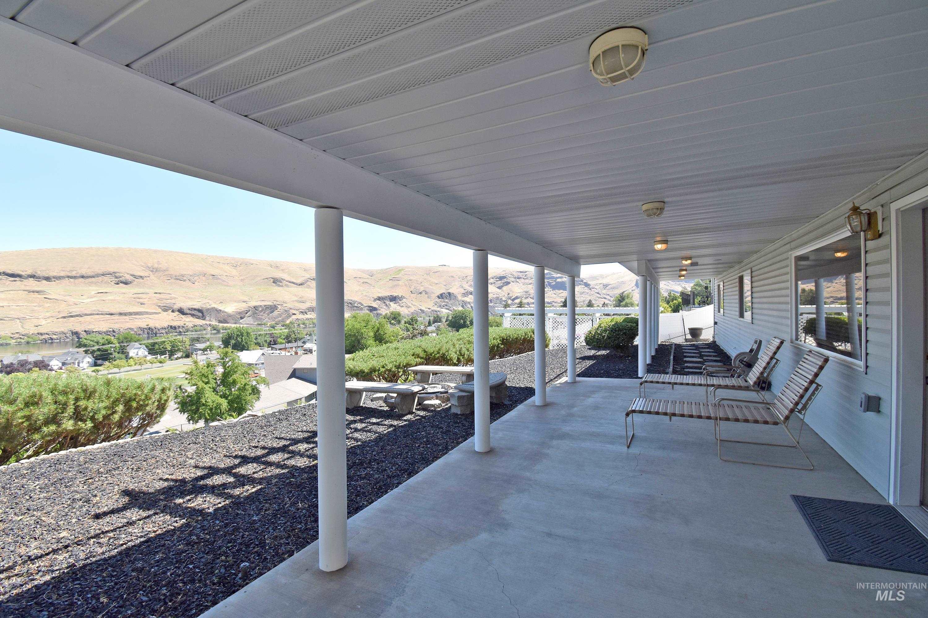 311 Kings Lane, Asotin, Washington 99402, 5 Bedrooms, 4 Bathrooms, Residential For Sale, Price $689,000,MLS 98993179