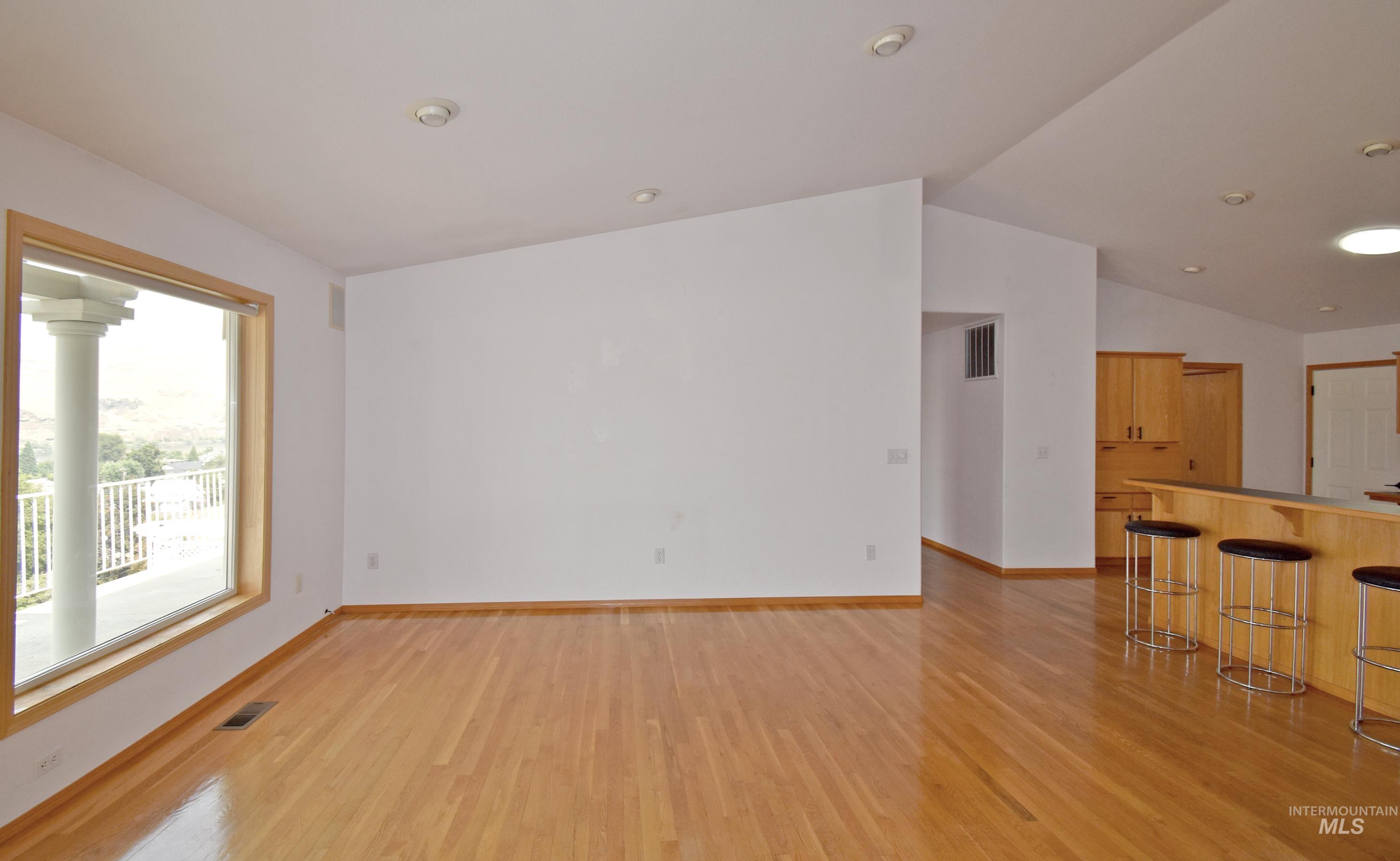 311 Kings Lane, Asotin, Washington 99402, 5 Bedrooms, 4 Bathrooms, Residential For Sale, Price $689,000,MLS 98993179