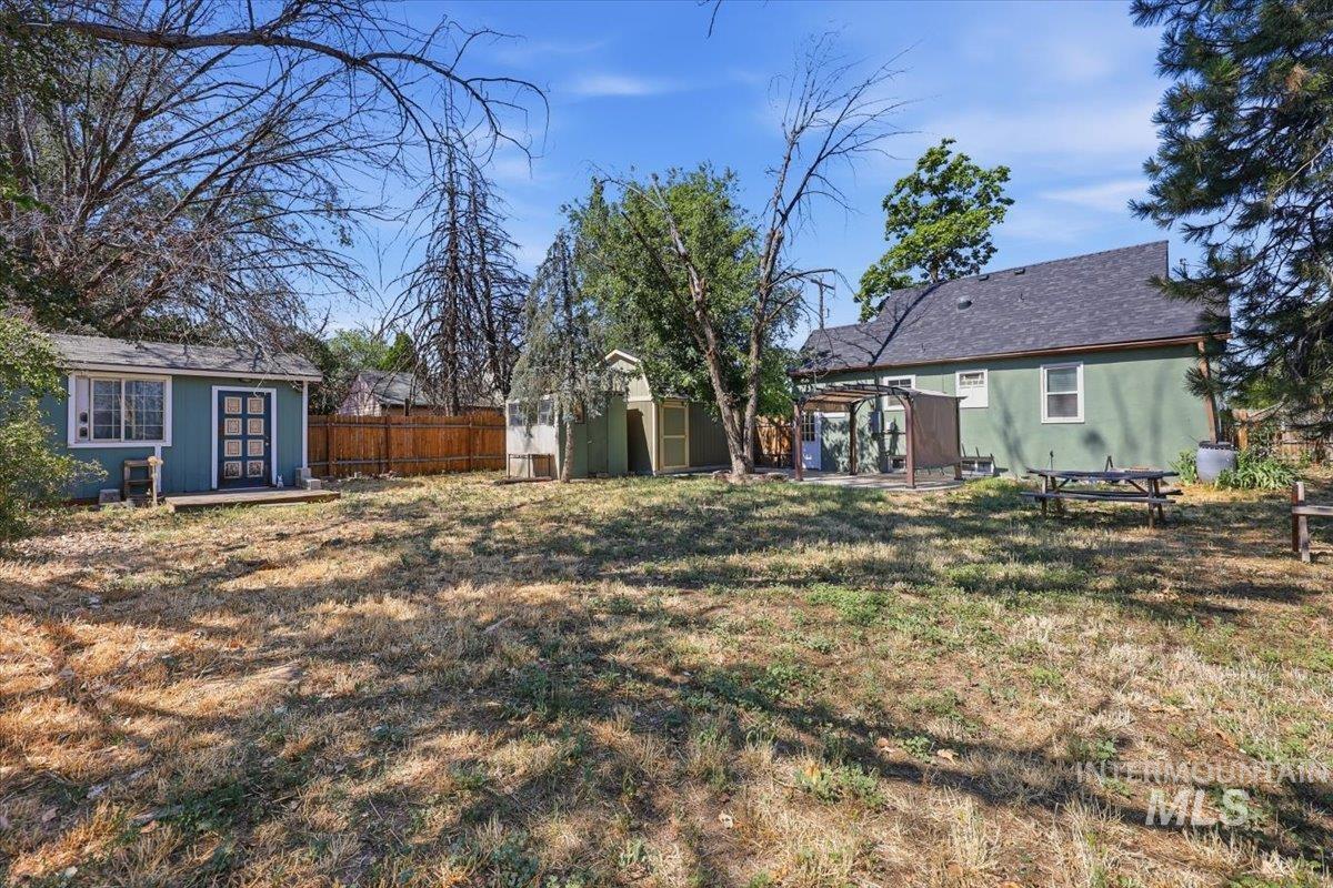 1302 S Roosevelt St., Boise, Idaho 83705, 3 Bedrooms, 2 Bathrooms, Residential For Sale, Price $435,000, 98993184