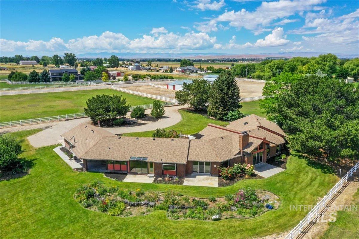 1270 N Eagle Rd, Kuna, Idaho 83634, 3 Bedrooms, 3 Bathrooms, Residential For Sale, Price $1,425,000,MLS 98993188