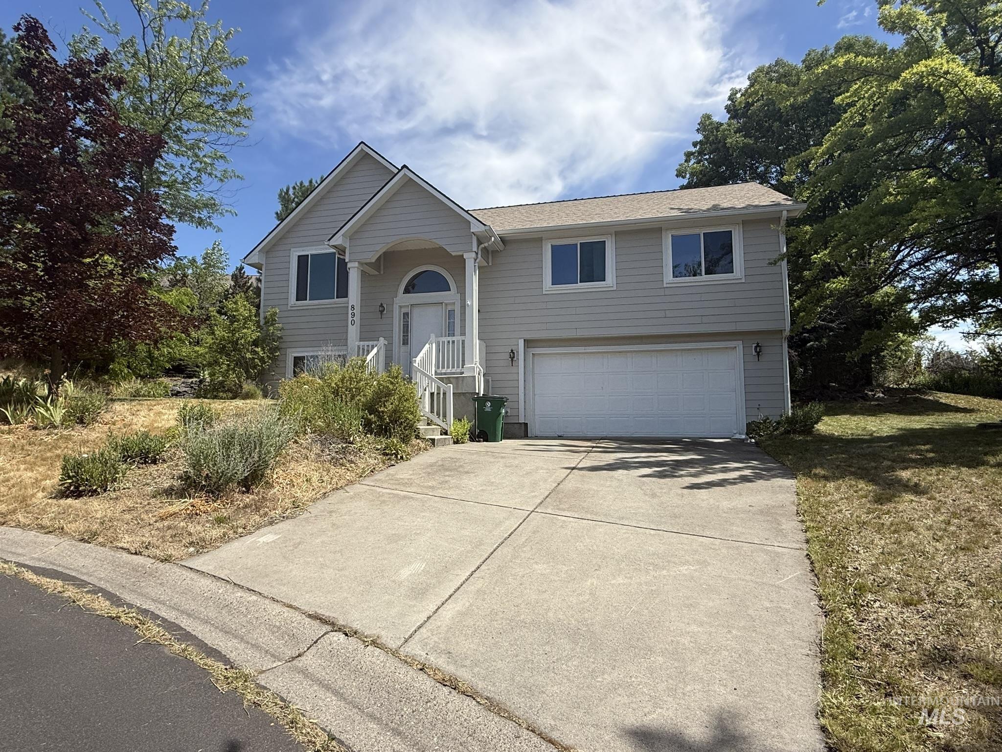 890 Stefany Lane, Moscow, Idaho 83843, 3 Bedrooms, 3 Bathrooms, Residential For Sale, Price $459,000, 98993189
